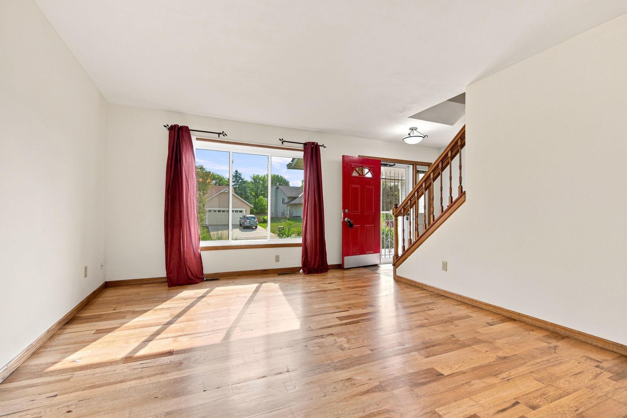 View of Residential at 2610 Hydram Avenue, Oakdale MN 55128, Oakdale (16 of 45) - Mike Wilen | Minnesota Team Real Estate