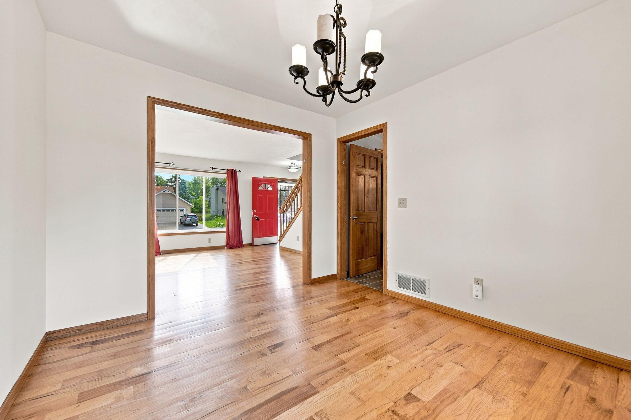 View of Residential at 2610 Hydram Avenue, Oakdale MN 55128, Oakdale (17 of 45) - Mike Wilen | Minnesota Team Real Estate