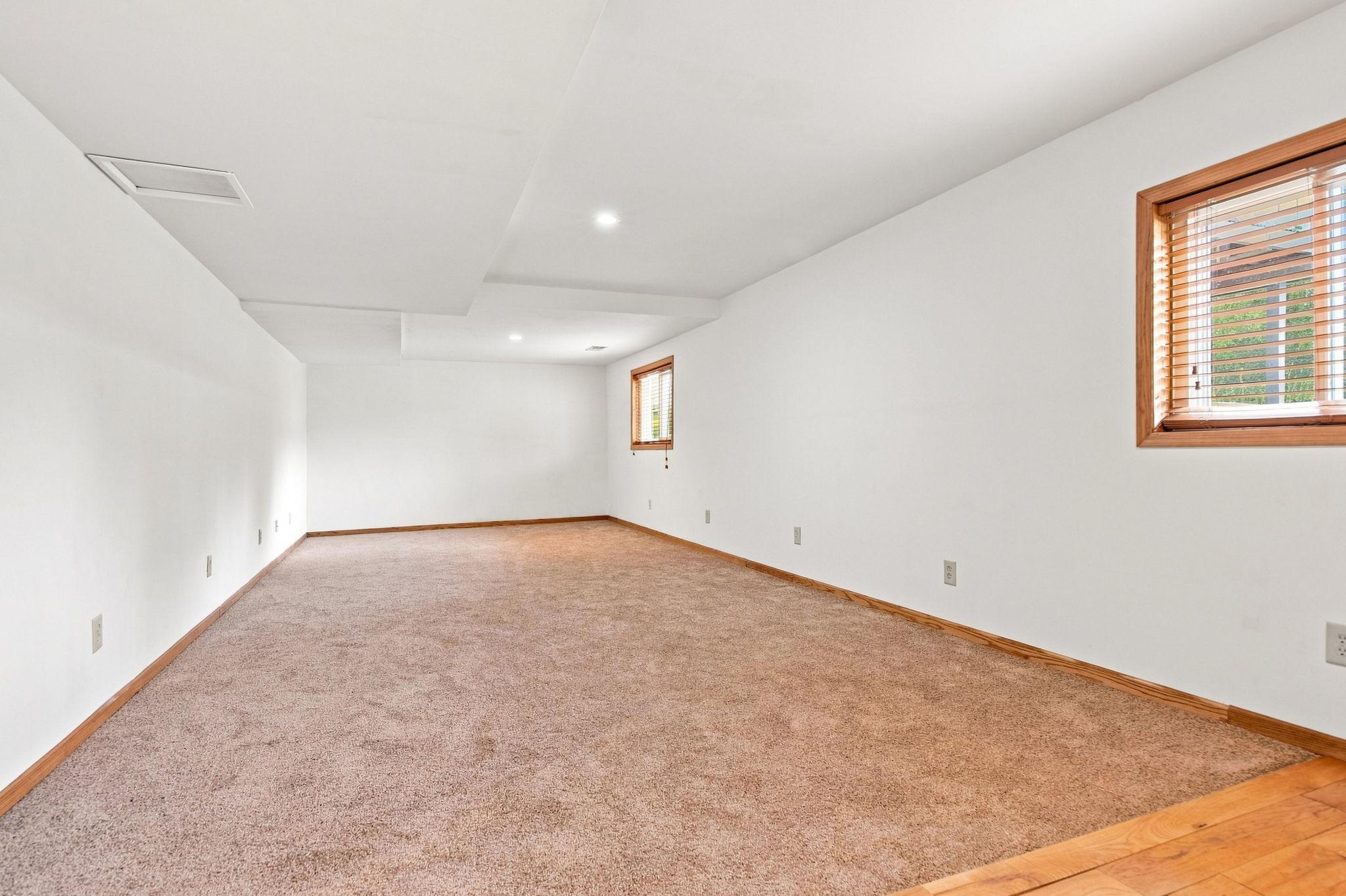 View of Residential at 2610 Hydram Avenue, Oakdale MN 55128, Oakdale (35 of 45) - Mike Wilen | Minnesota Team Real Estate