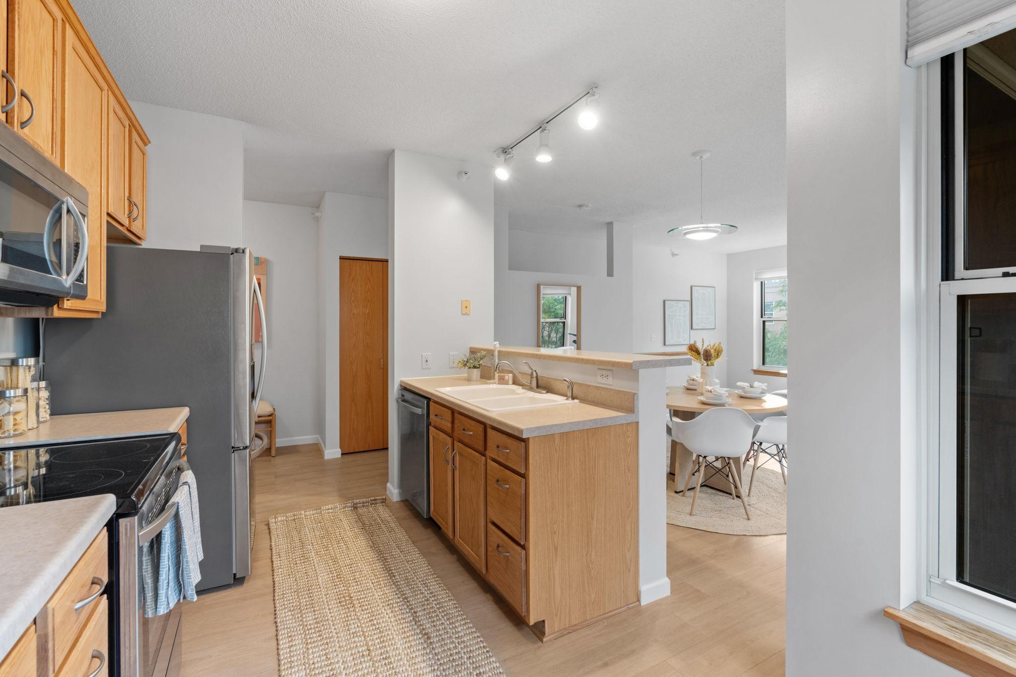 View of Residential at 580 2nd Street #406, Minneapolis MN 55401, Minneapolis (5 of 31) - Mike Wilen | Minnesota Team Real Estate