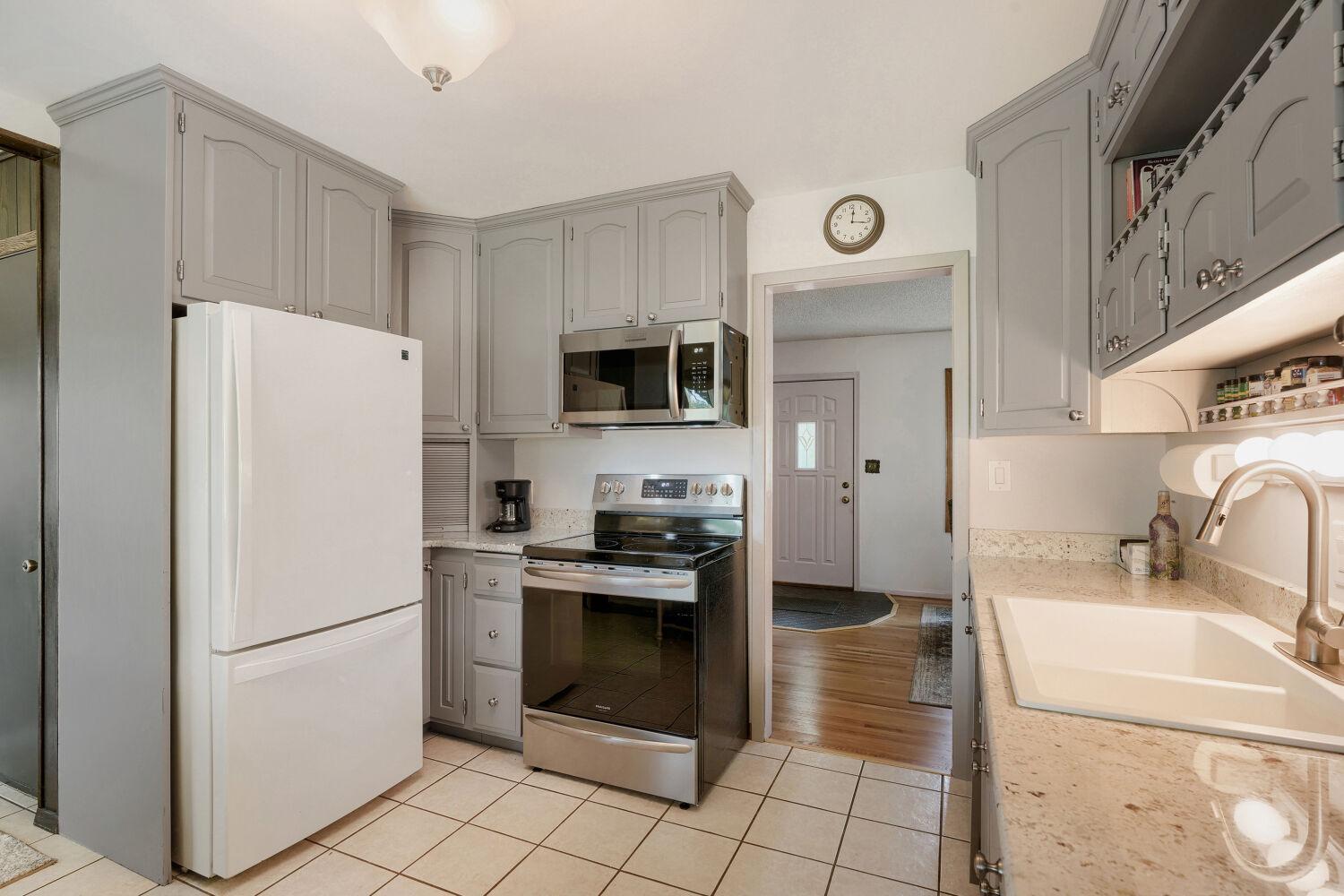 View of Residential at 9242 15th Avenue, Bloomington MN 55425, Bloomington (11 of 29) - Mike Wilen | Minnesota Team Real Estate