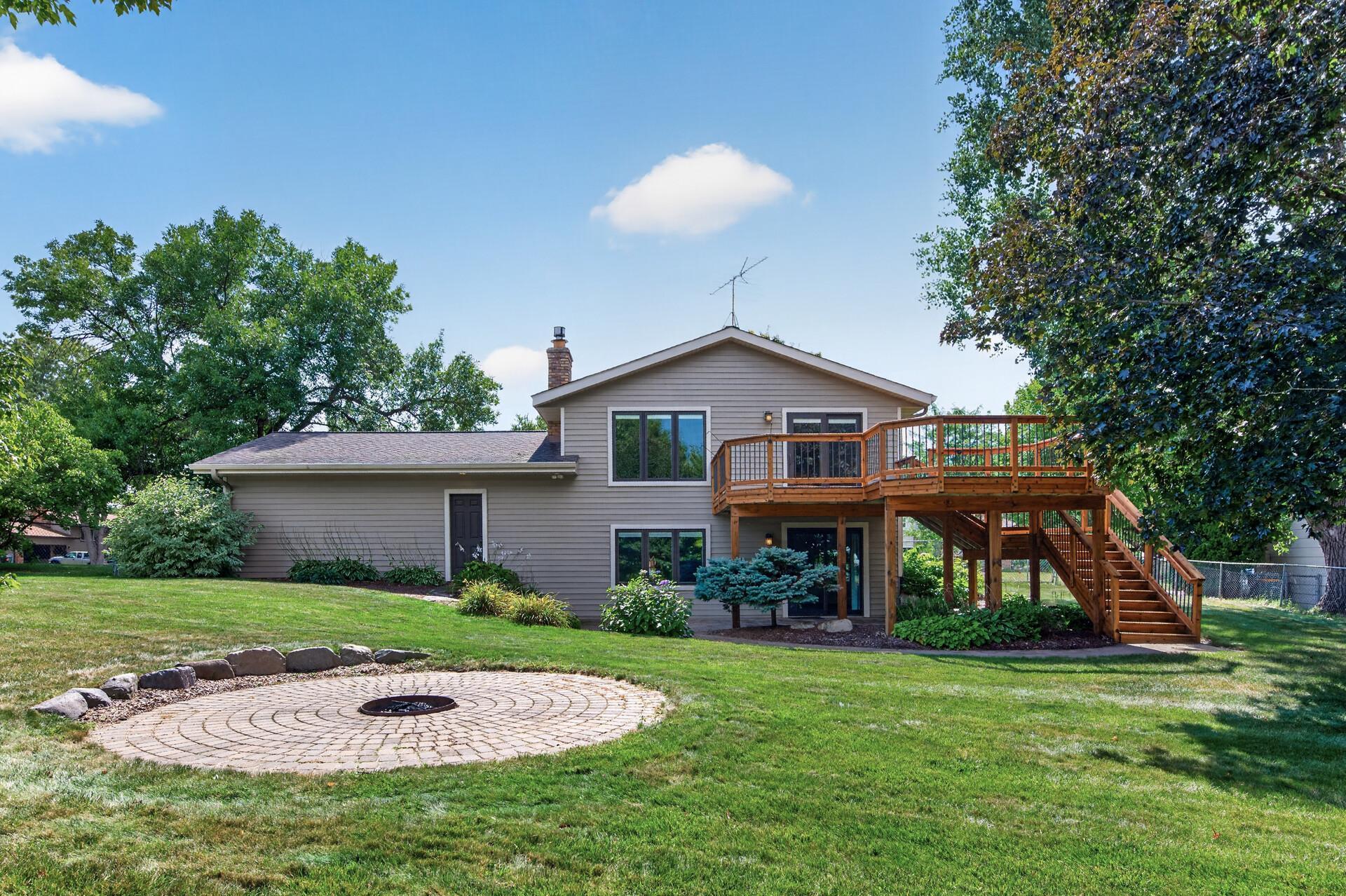 View of Residential at 1945 Beaver Dam Court, Eagan MN 55122, Eagan (28 of 33) - Mike Wilen | Minnesota Team Real Estate