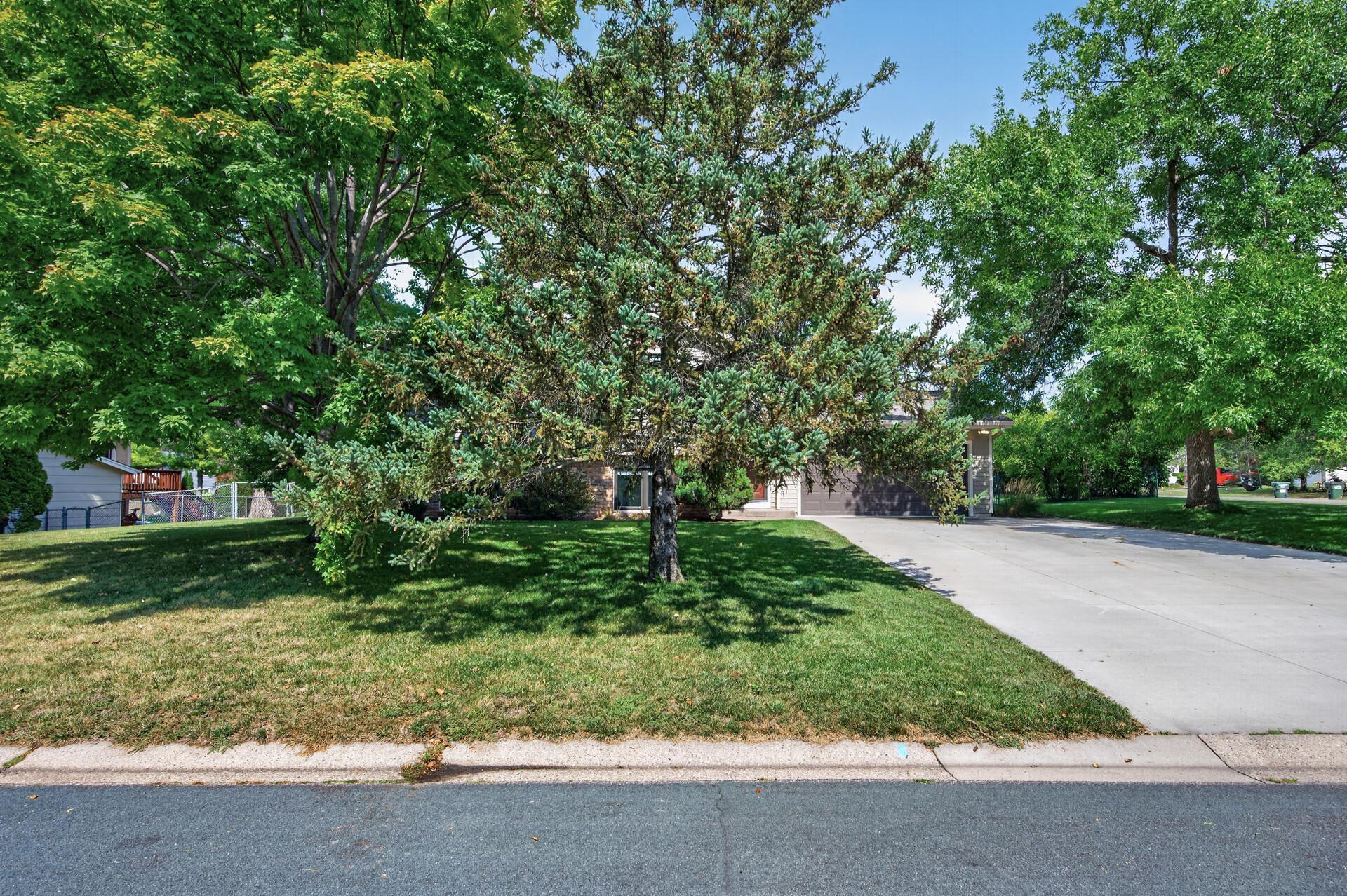 View of Residential at 1945 Beaver Dam Court, Eagan MN 55122, Eagan (32 of 33) - Mike Wilen | Minnesota Team Real Estate