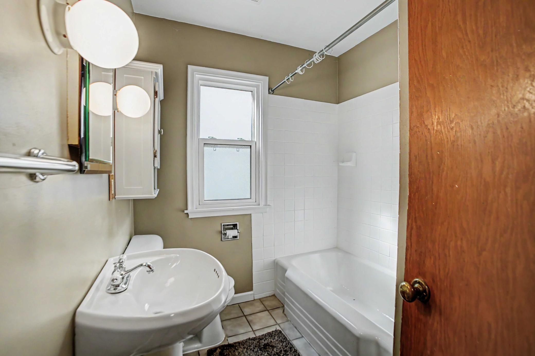 View of Residential at 1595 Maywood Street, Saint Paul MN 55117, Saint Paul (8 of 33) - Mike Wilen | Minnesota Team Real Estate