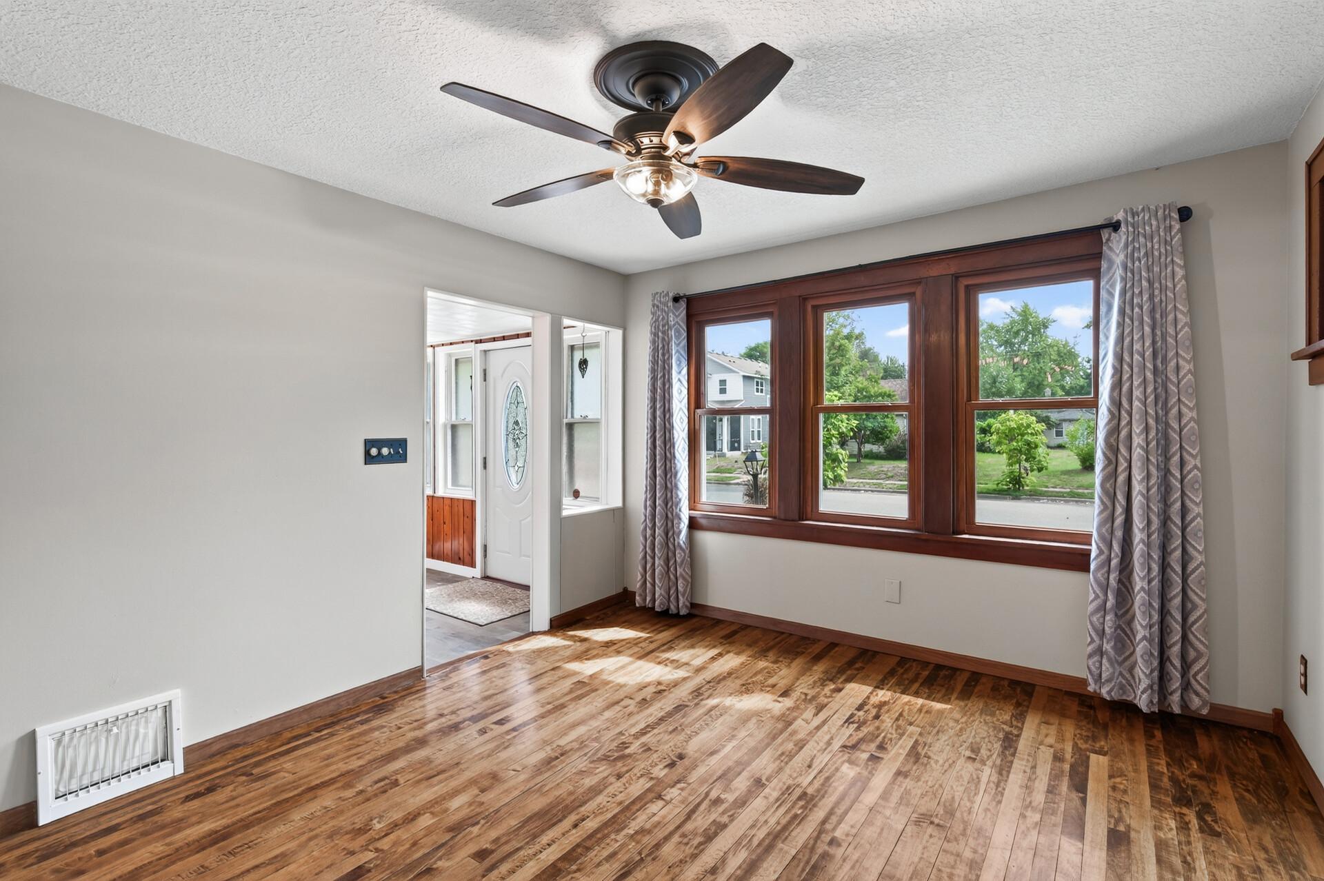 View of Residential at 4747 Camden Avenue, Minneapolis MN 55430, Minneapolis (7 of 27) - Mike Wilen | Minnesota Team Real Estate