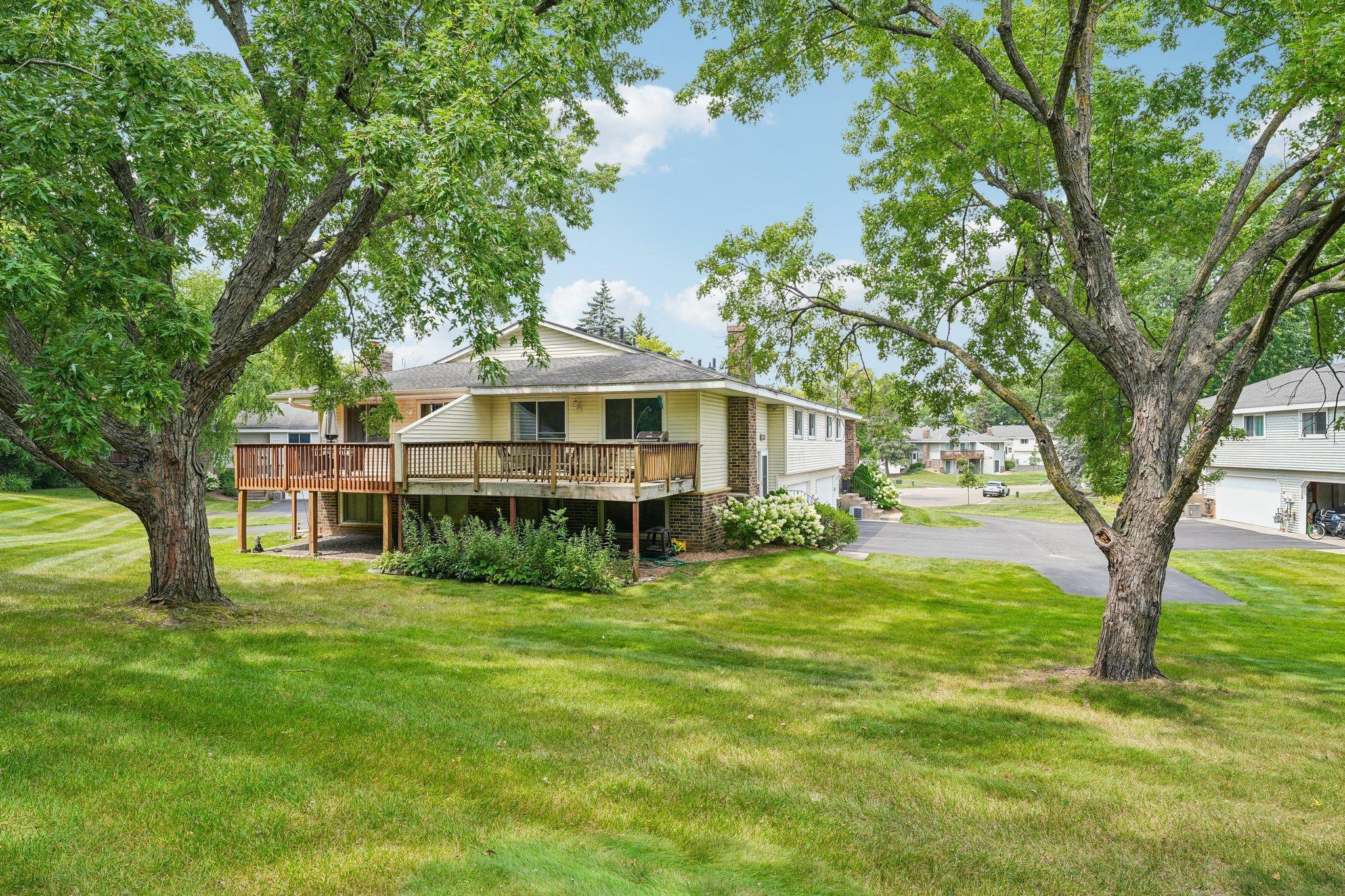 View of Residential at 12311 Oak Leaf Court, Burnsville MN 55337, Burnsville (27 of 30) - Mike Wilen | Minnesota Team Real Estate