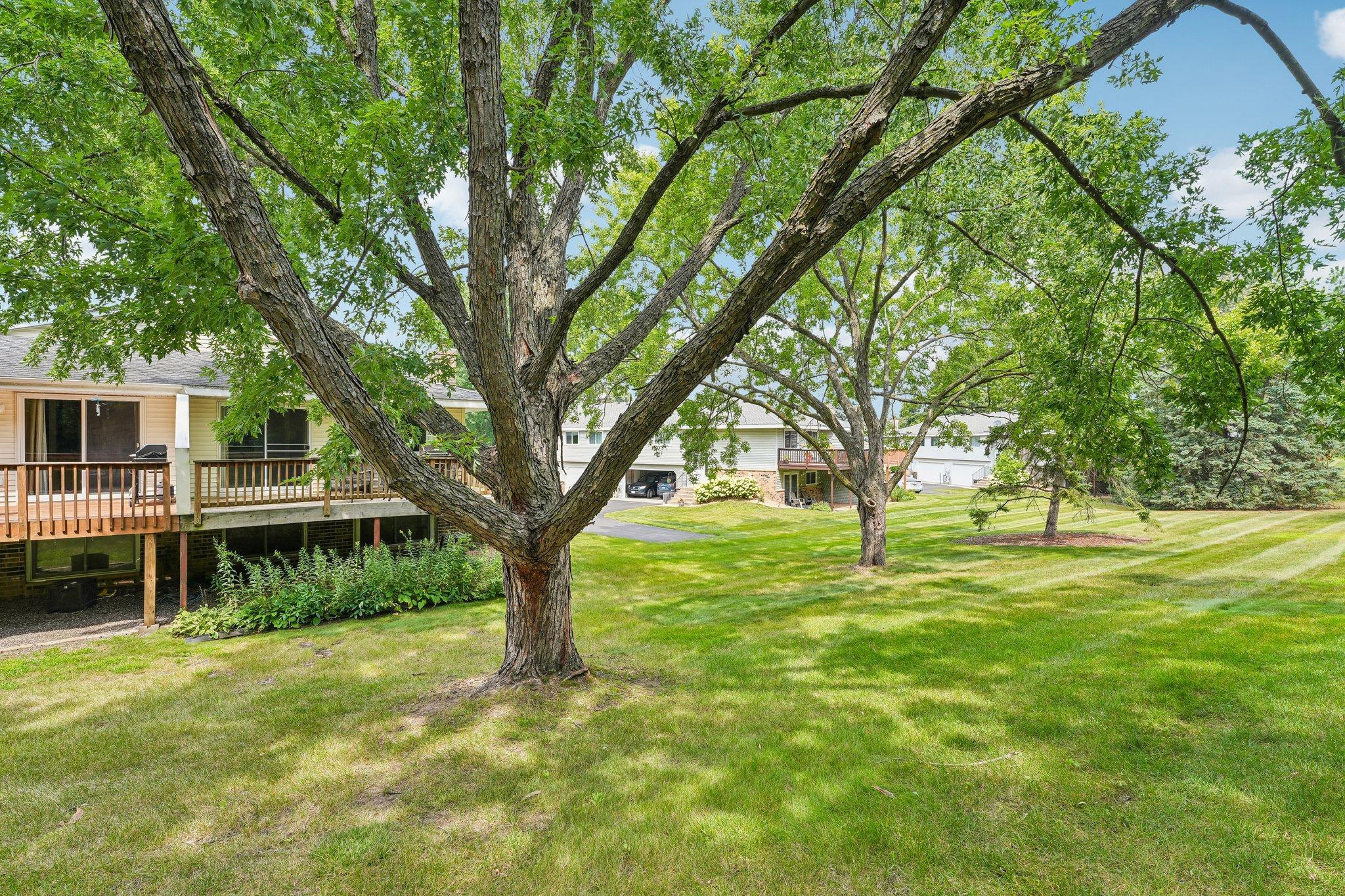 View of Residential at 12311 Oak Leaf Court, Burnsville MN 55337, Burnsville (26 of 30) - Mike Wilen | Minnesota Team Real Estate