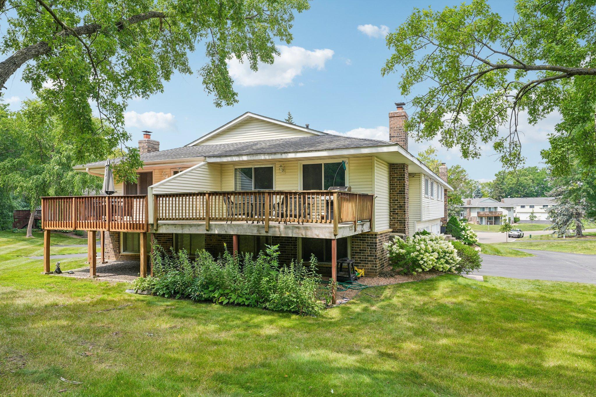 View of Residential at 12311 Oak Leaf Court, Burnsville MN 55337, Burnsville (25 of 30) - Mike Wilen | Minnesota Team Real Estate