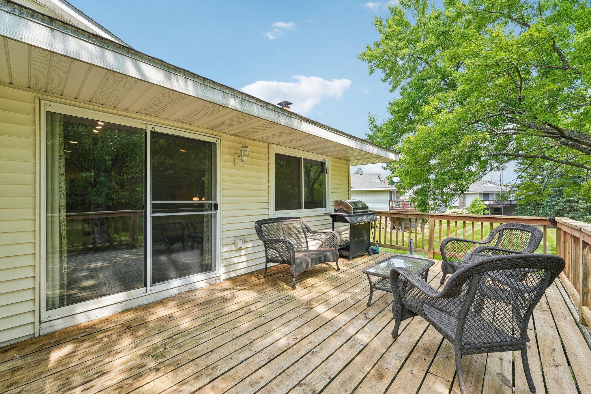 View of Residential at 12311 Oak Leaf Court, Burnsville MN 55337, Burnsville (23 of 30) - Mike Wilen | Minnesota Team Real Estate