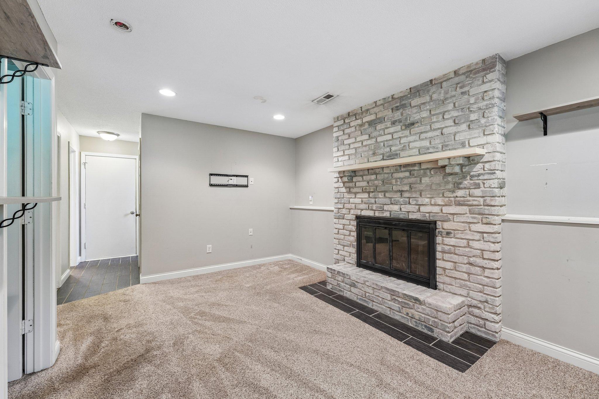 View of Residential at 12311 Oak Leaf Court, Burnsville MN 55337, Burnsville (18 of 30) - Mike Wilen | Minnesota Team Real Estate
