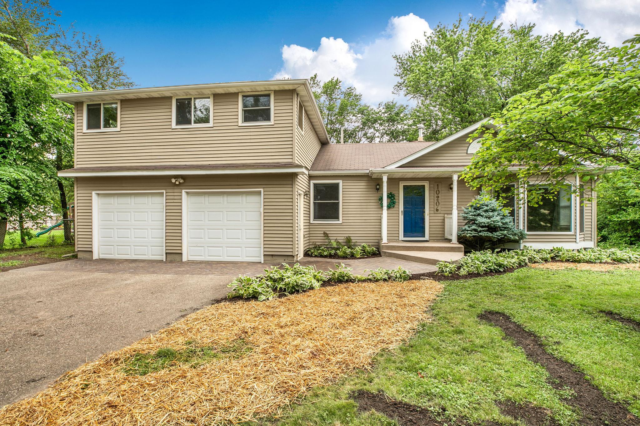 View of Residential at 10206 Lakeview Drive, Minnetonka MN 55305, Minnetonka (2 of 25) - Mike Wilen | Minnesota Team Real Estate