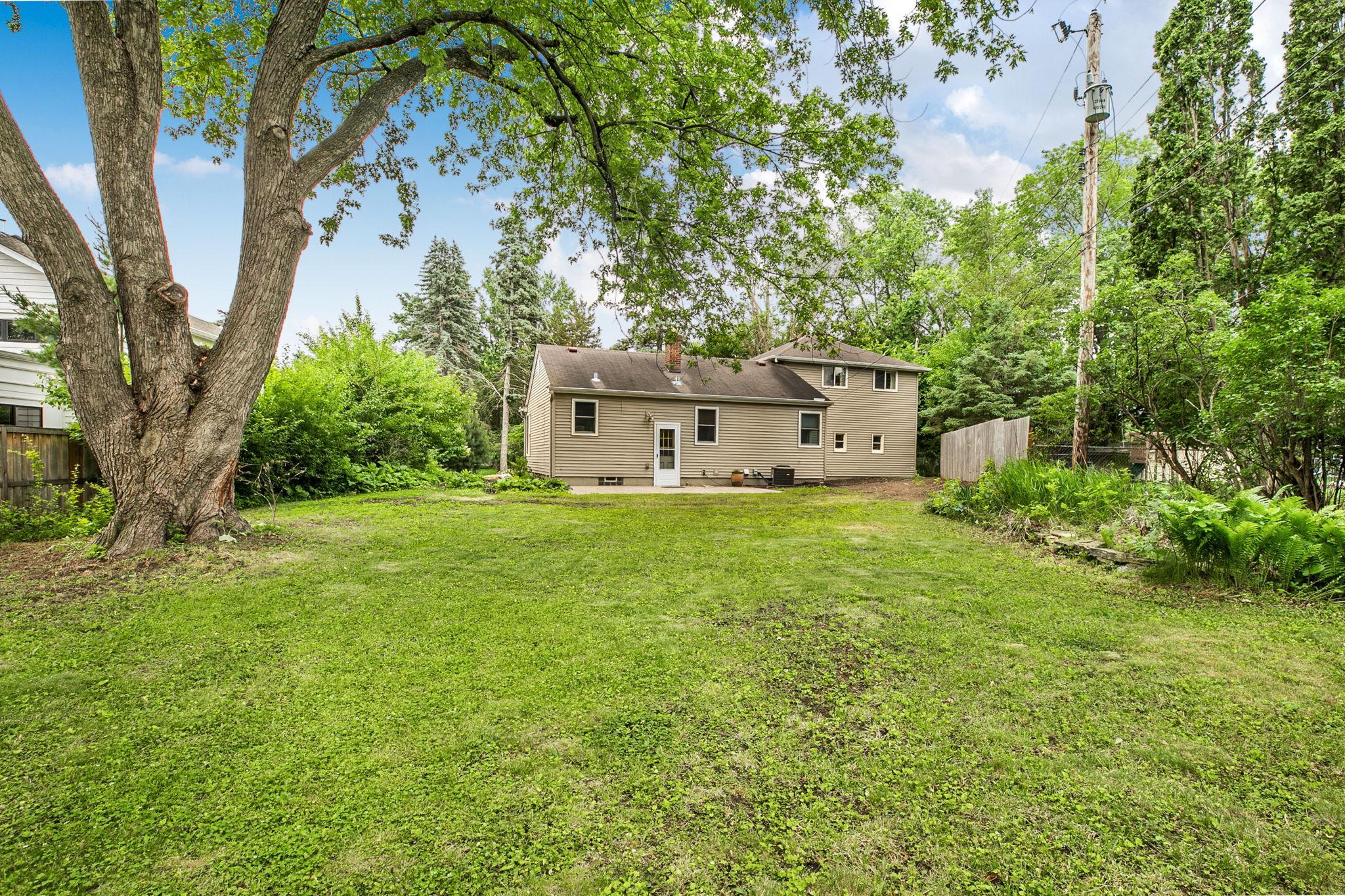 View of Residential at 10206 Lakeview Drive, Minnetonka MN 55305, Minnetonka (23 of 25) - Mike Wilen | Minnesota Team Real Estate