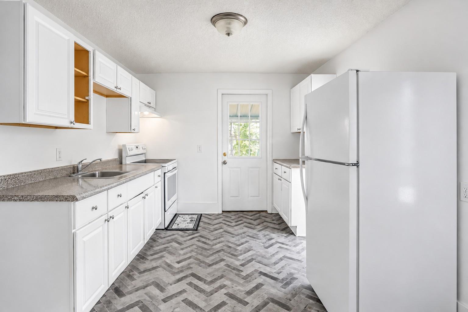 View of Residential Income at 2124 Fremont Avenue, Minneapolis MN 55411, Minneapolis (25 of 34) - Mike Wilen | Minnesota Team Real Estate