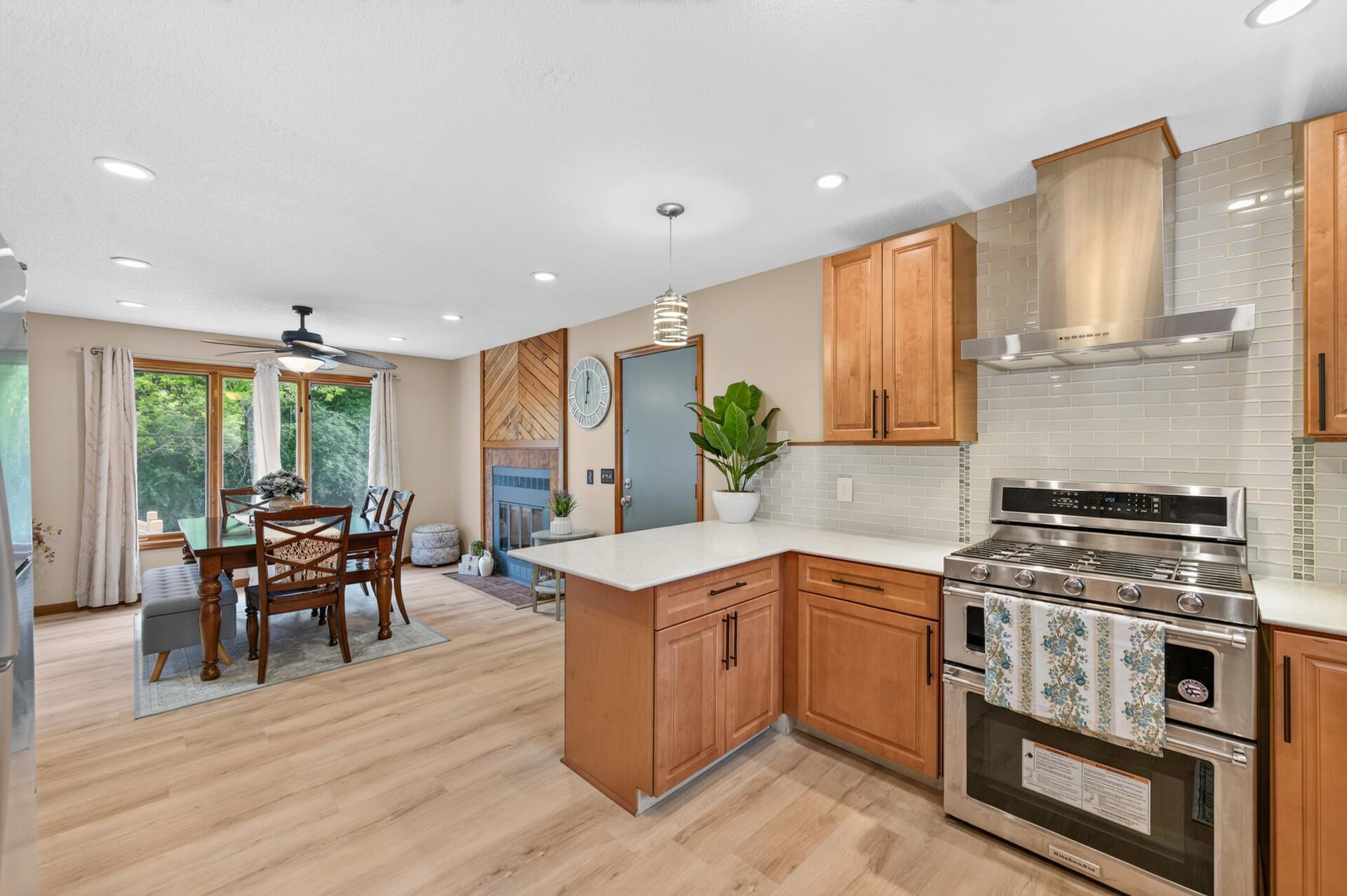 View of Residential at 18425 Harrogate Drive, Eden Prairie MN 55346, Eden Prairie (25 of 74) - Mike Wilen | Minnesota Team Real Estate