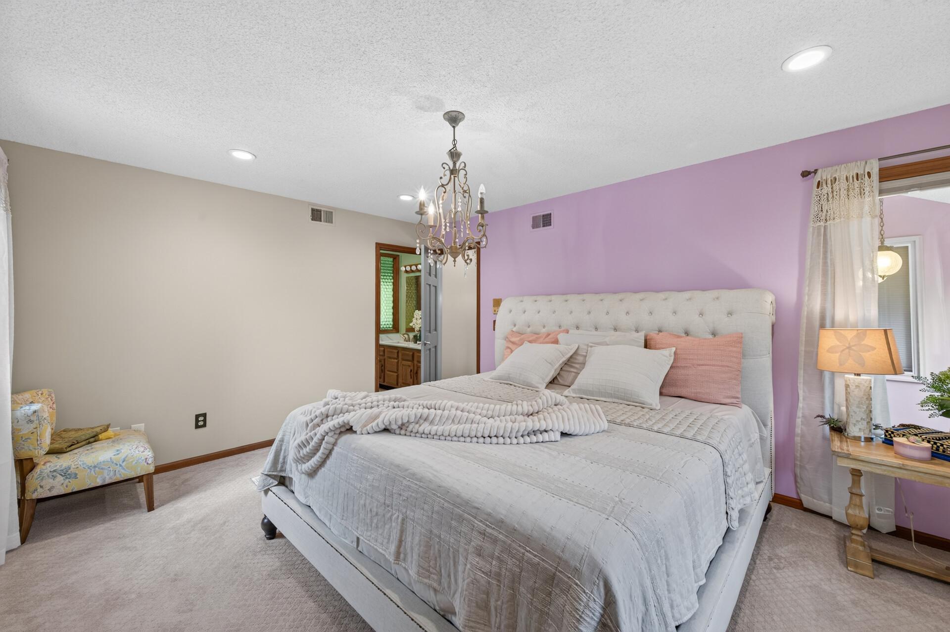 View of Residential at 18425 Harrogate Drive, Eden Prairie MN 55346, Eden Prairie (32 of 74) - Mike Wilen | Minnesota Team Real Estate