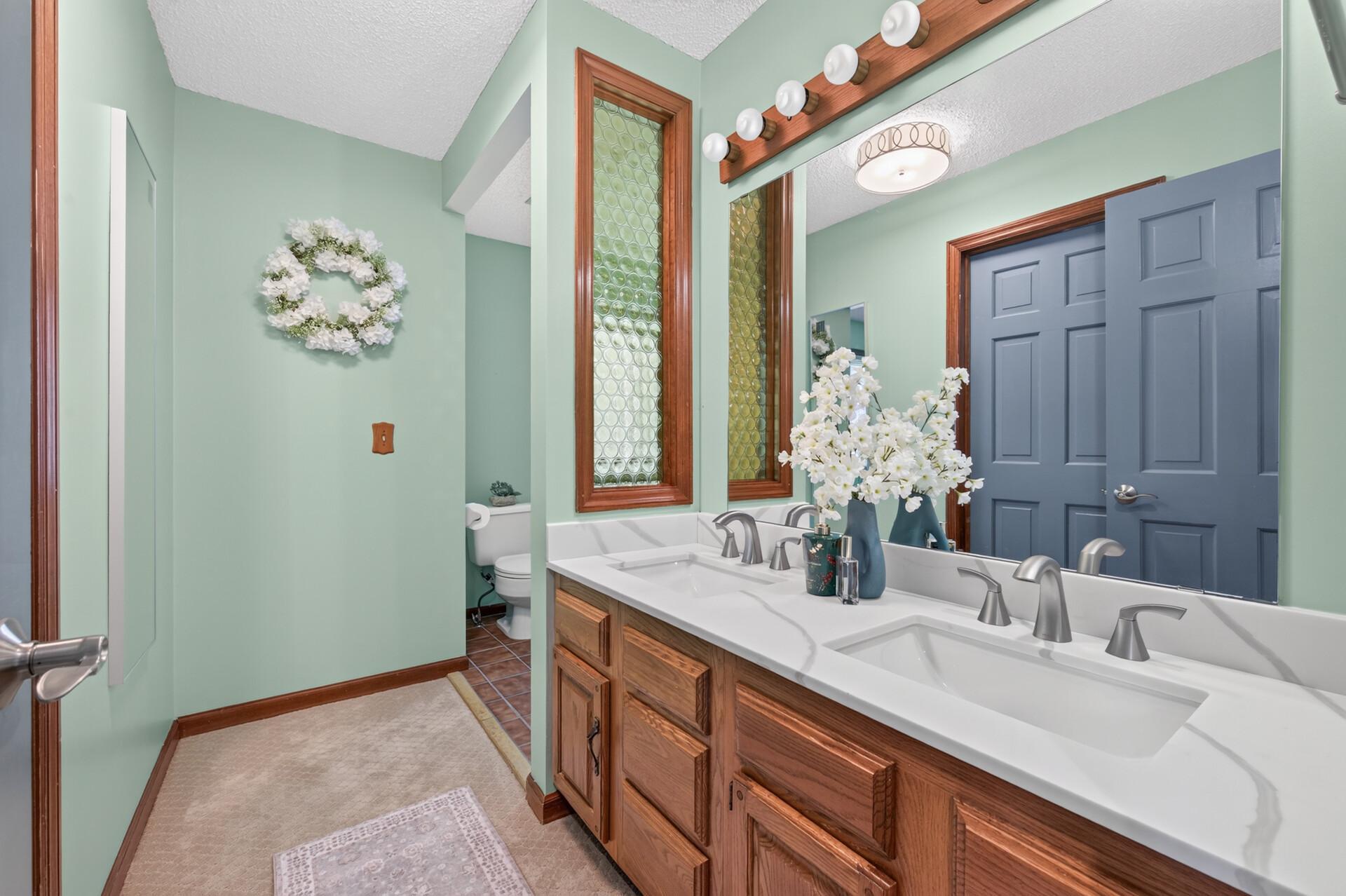 View of Residential at 18425 Harrogate Drive, Eden Prairie MN 55346, Eden Prairie (33 of 74) - Mike Wilen | Minnesota Team Real Estate
