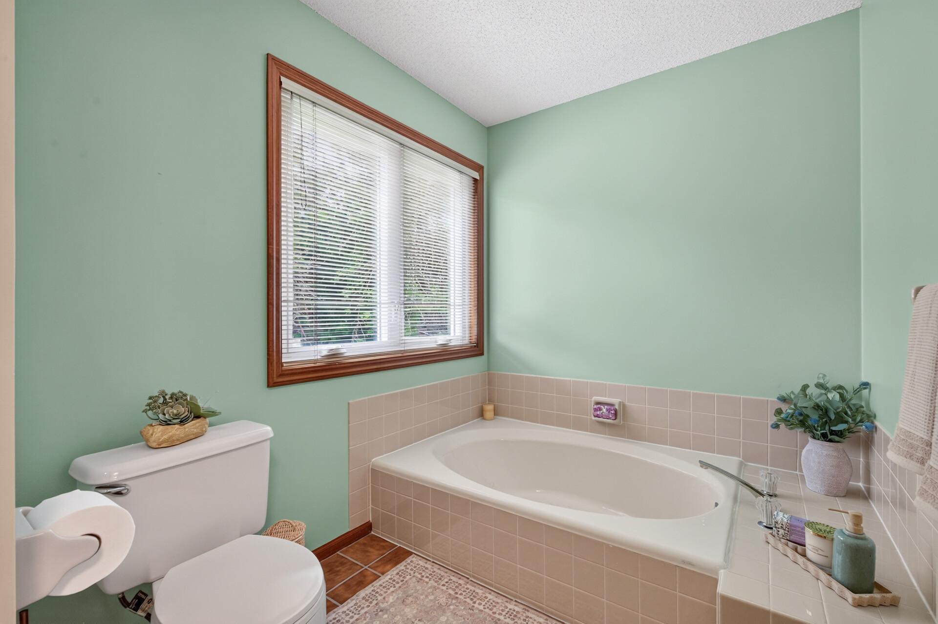 View of Residential at 18425 Harrogate Drive, Eden Prairie MN 55346, Eden Prairie (35 of 74) - Mike Wilen | Minnesota Team Real Estate