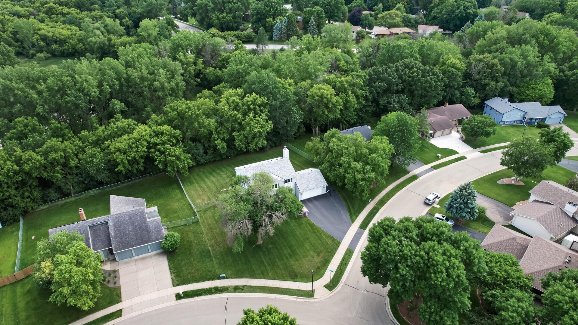 View of Residential at 18425 Harrogate Drive, Eden Prairie MN 55346, Eden Prairie (68 of 74) - Mike Wilen | Minnesota Team Real Estate
