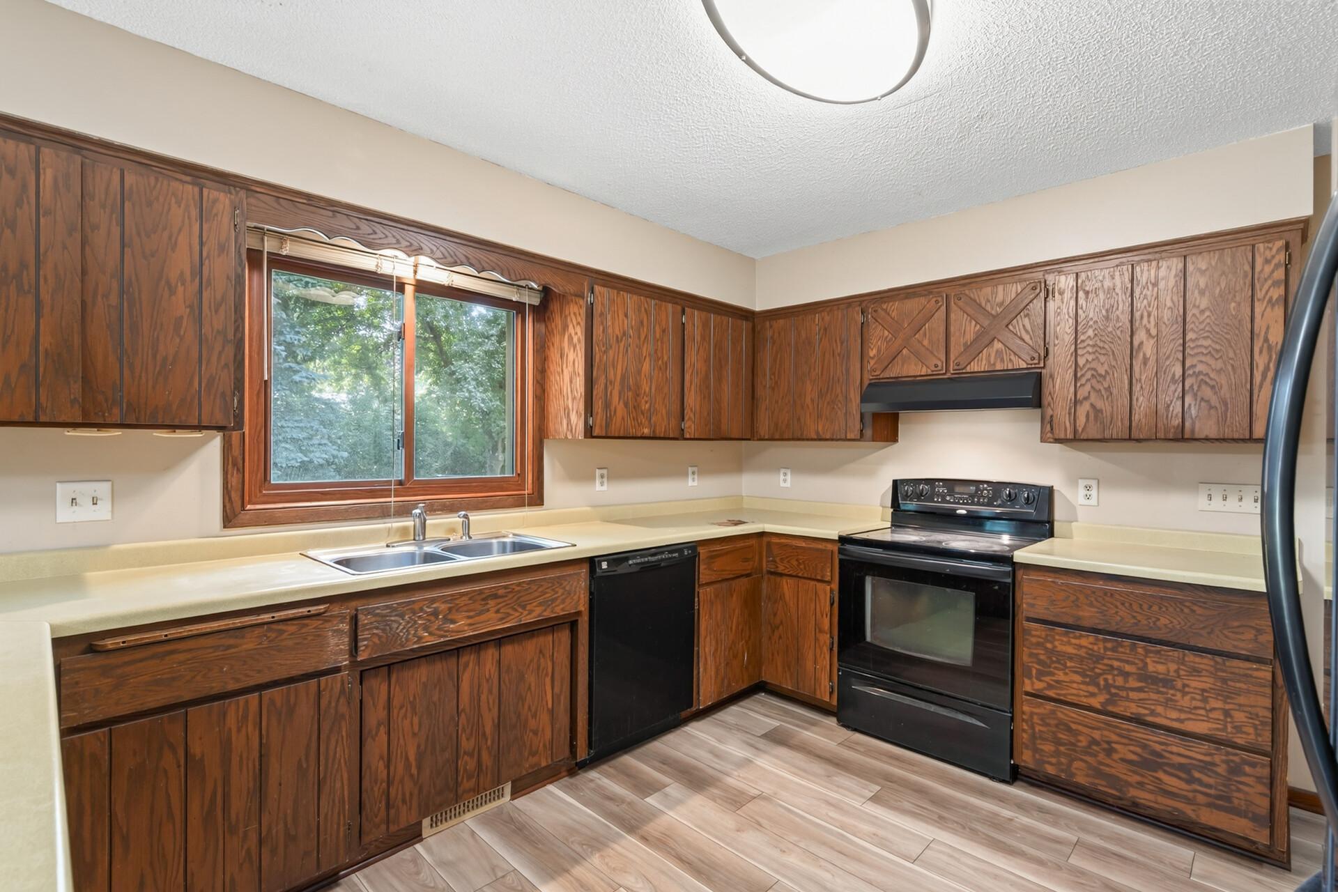 View of Residential at 1105 155th Street, Burnsville MN 55306, Burnsville (6 of 40) - Mike Wilen | Minnesota Team Real Estate