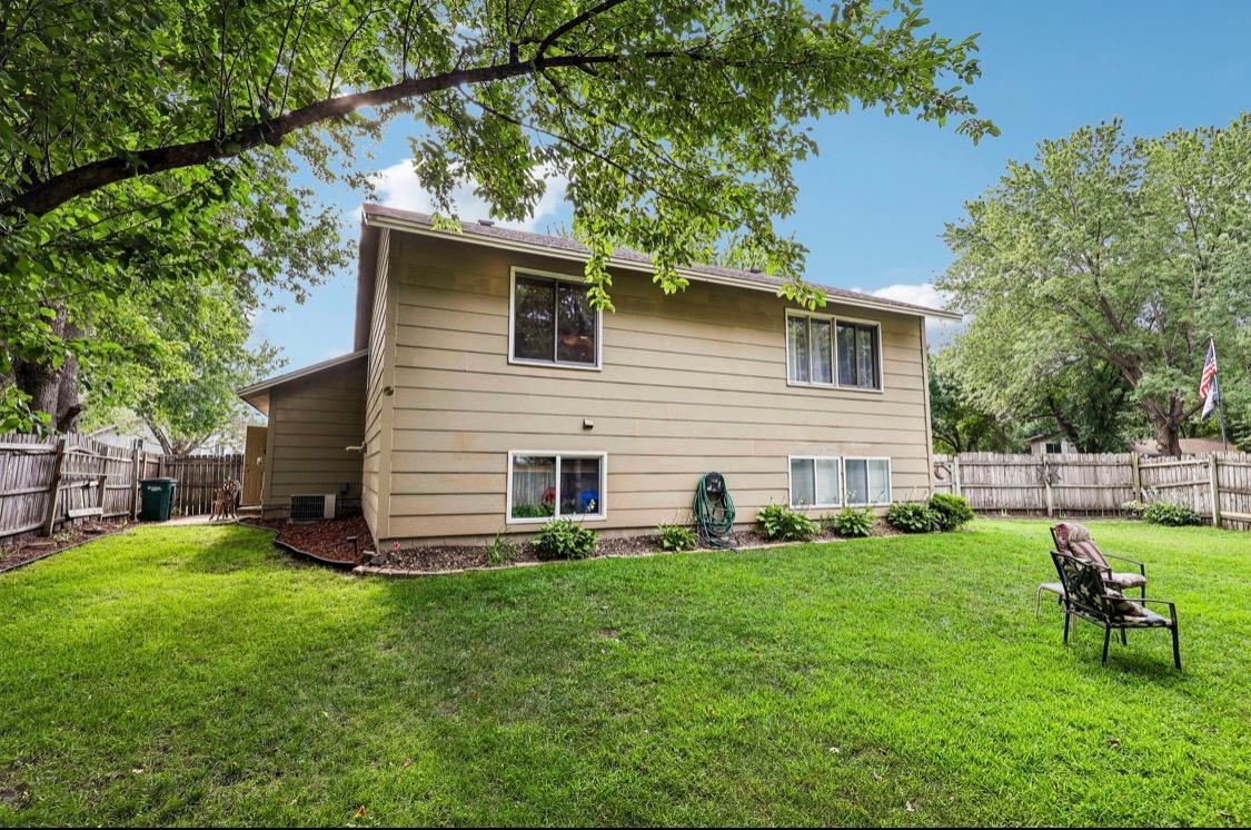 View of Residential at 687 116th Lane, Blaine MN 55434, Blaine (25 of 29) - Mike Wilen | Minnesota Team Real Estate