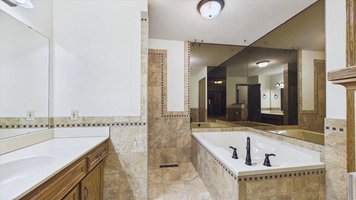 View of Residential at 13585 Vernon Avenue, Savage MN 55378, Savage (23 of 50) - Mike Wilen | Minnesota Team Real Estate