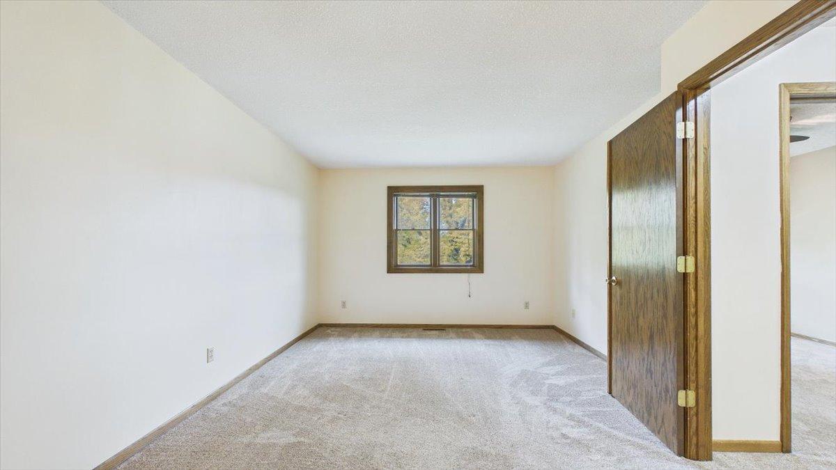 View of Residential at 13585 Vernon Avenue, Savage MN 55378, Savage (21 of 50) - Mike Wilen | Minnesota Team Real Estate
