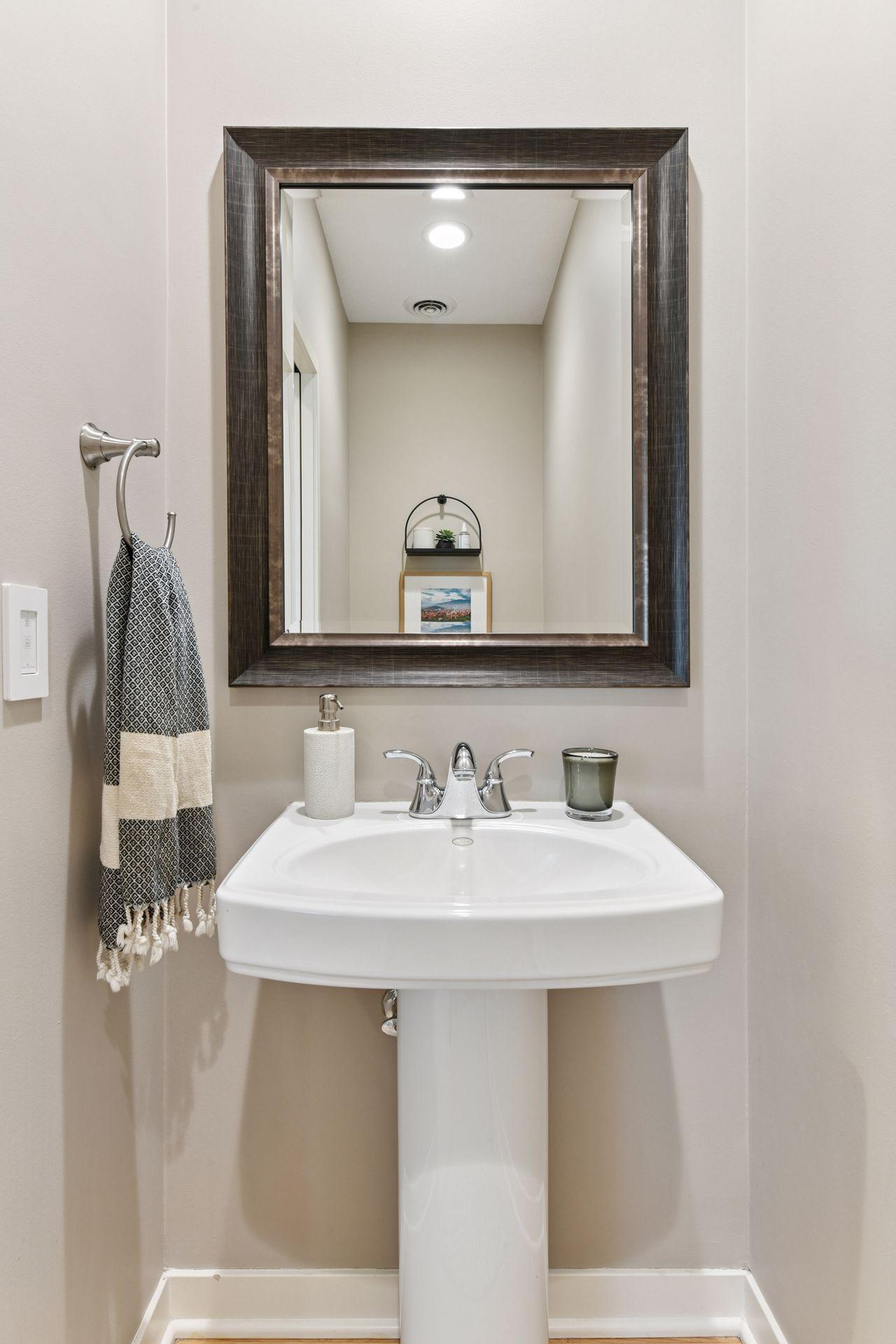 View of Residential at 421 Willoughby Way, Minnetonka MN 55305, Minnetonka (23 of 41) - Mike Wilen | Minnesota Team Real Estate