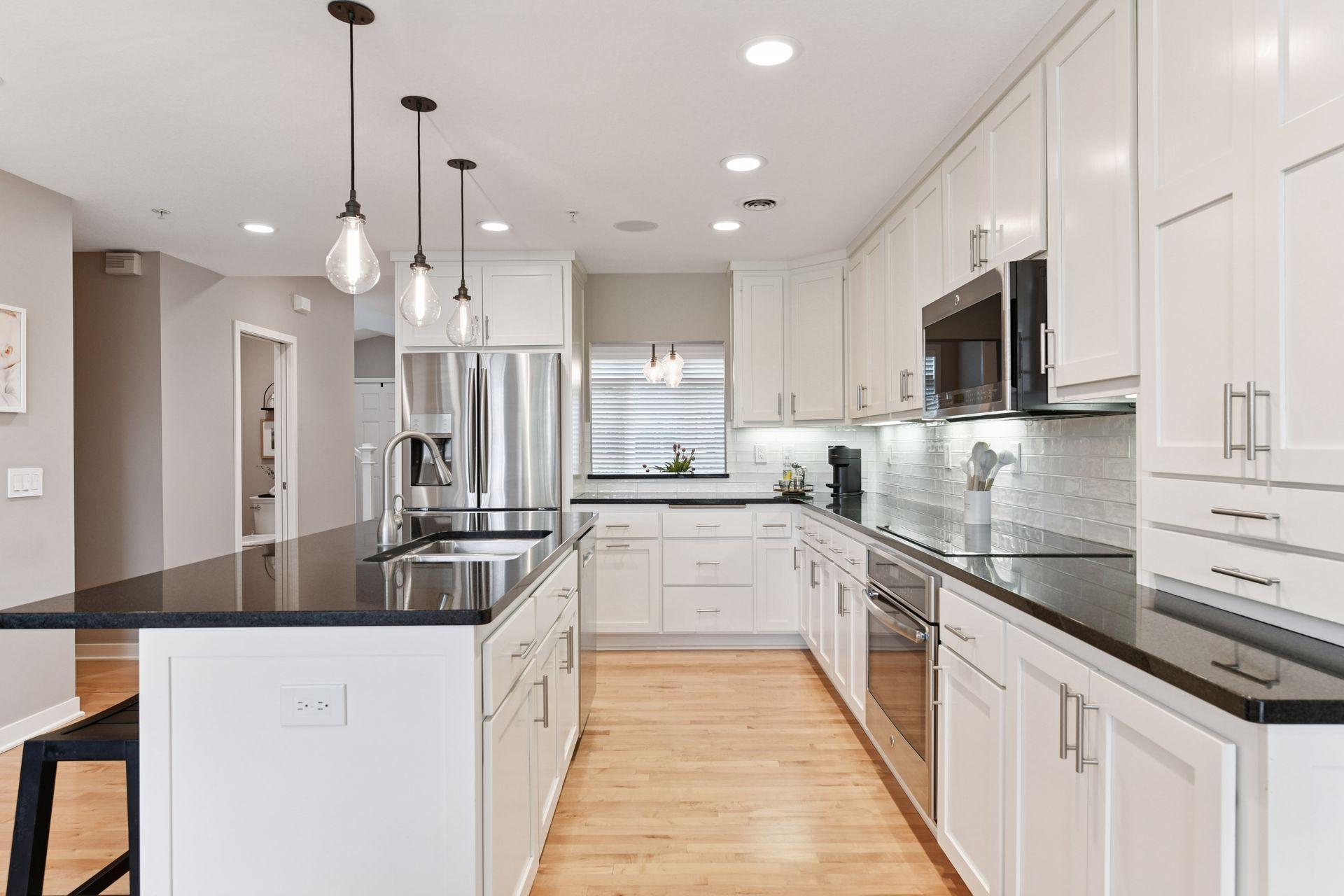 View of Residential at 421 Willoughby Way, Minnetonka MN 55305, Minnetonka (14 of 41) - Mike Wilen | Minnesota Team Real Estate