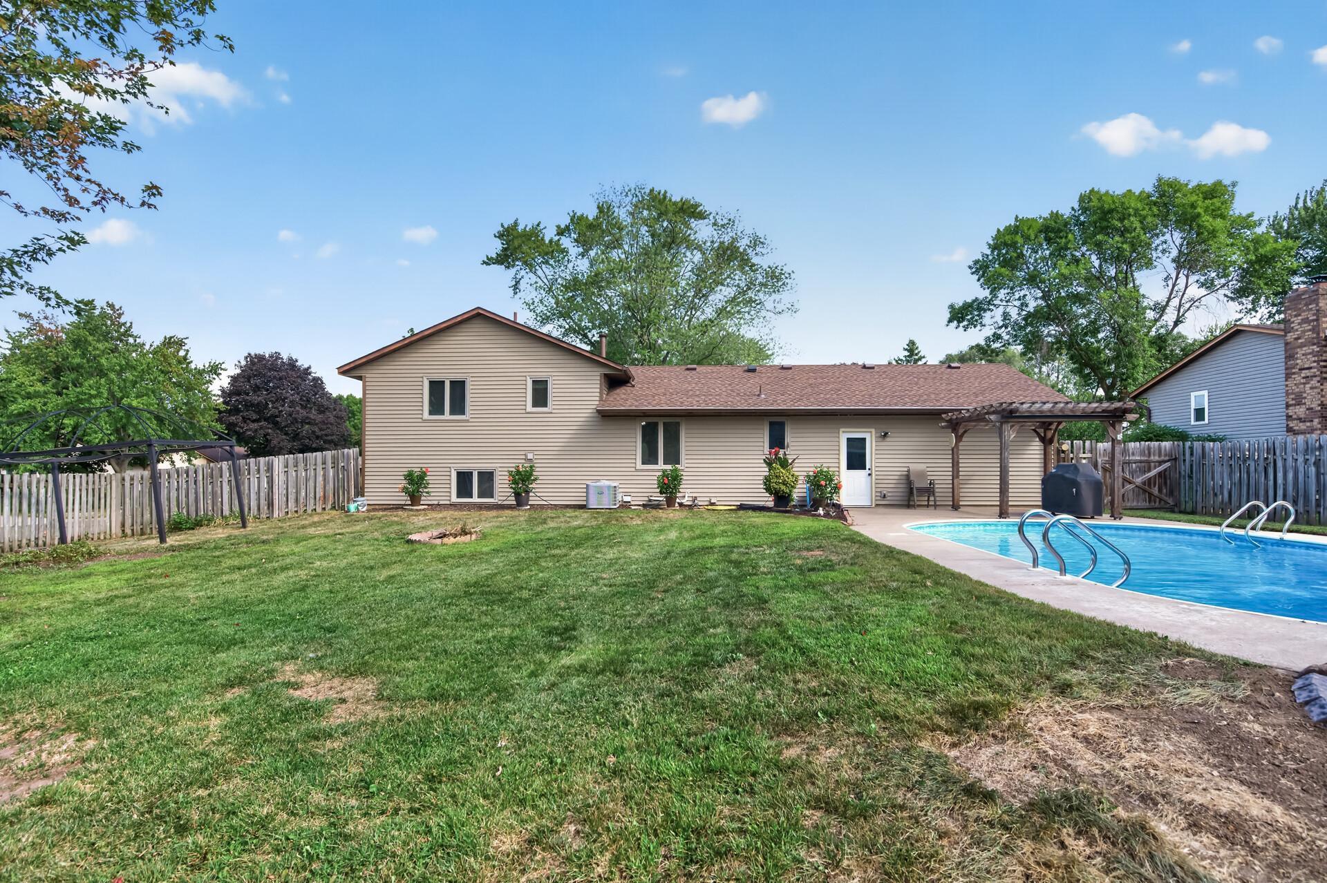 View of Residential at 8305 69th Street, Cottage Grove MN 55016, Cottage Grove (40 of 46) - Mike Wilen | Minnesota Team Real Estate