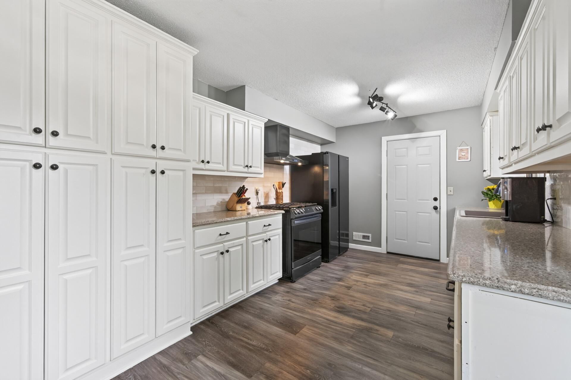 View of Residential at 8305 69th Street, Cottage Grove MN 55016, Cottage Grove (10 of 46) - Mike Wilen | Minnesota Team Real Estate