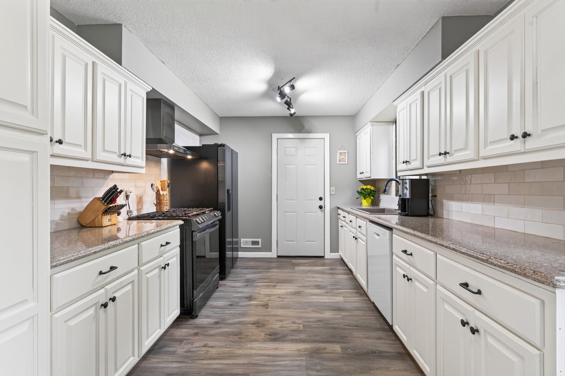 View of Residential at 8305 69th Street, Cottage Grove MN 55016, Cottage Grove (9 of 46) - Mike Wilen | Minnesota Team Real Estate