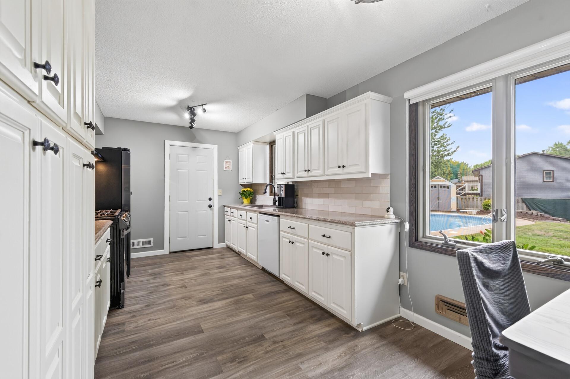 View of Residential at 8305 69th Street, Cottage Grove MN 55016, Cottage Grove (8 of 46) - Mike Wilen | Minnesota Team Real Estate