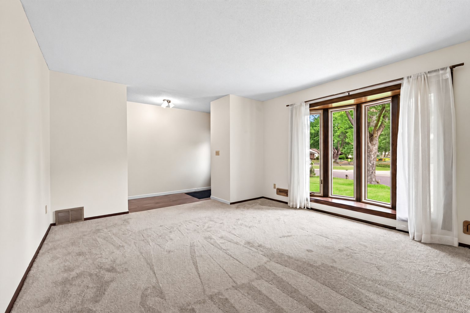 View of Residential at 8305 69th Street, Cottage Grove MN 55016, Cottage Grove (6 of 46) - Mike Wilen | Minnesota Team Real Estate