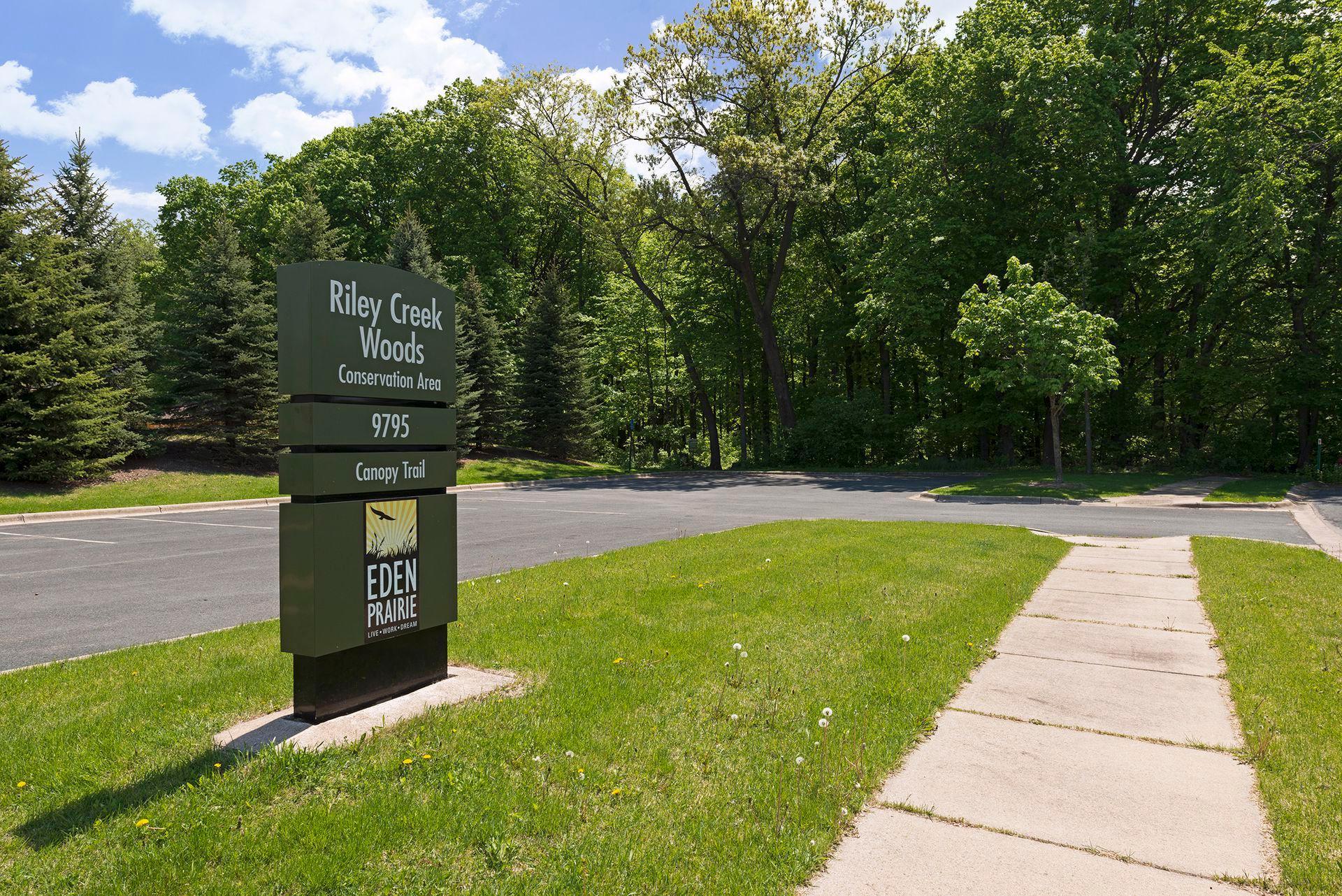 View of Residential at 18221 Overland Trail, Eden Prairie MN 55347, Eden Prairie (87 of 100) - Mike Wilen | Minnesota Team Real Estate