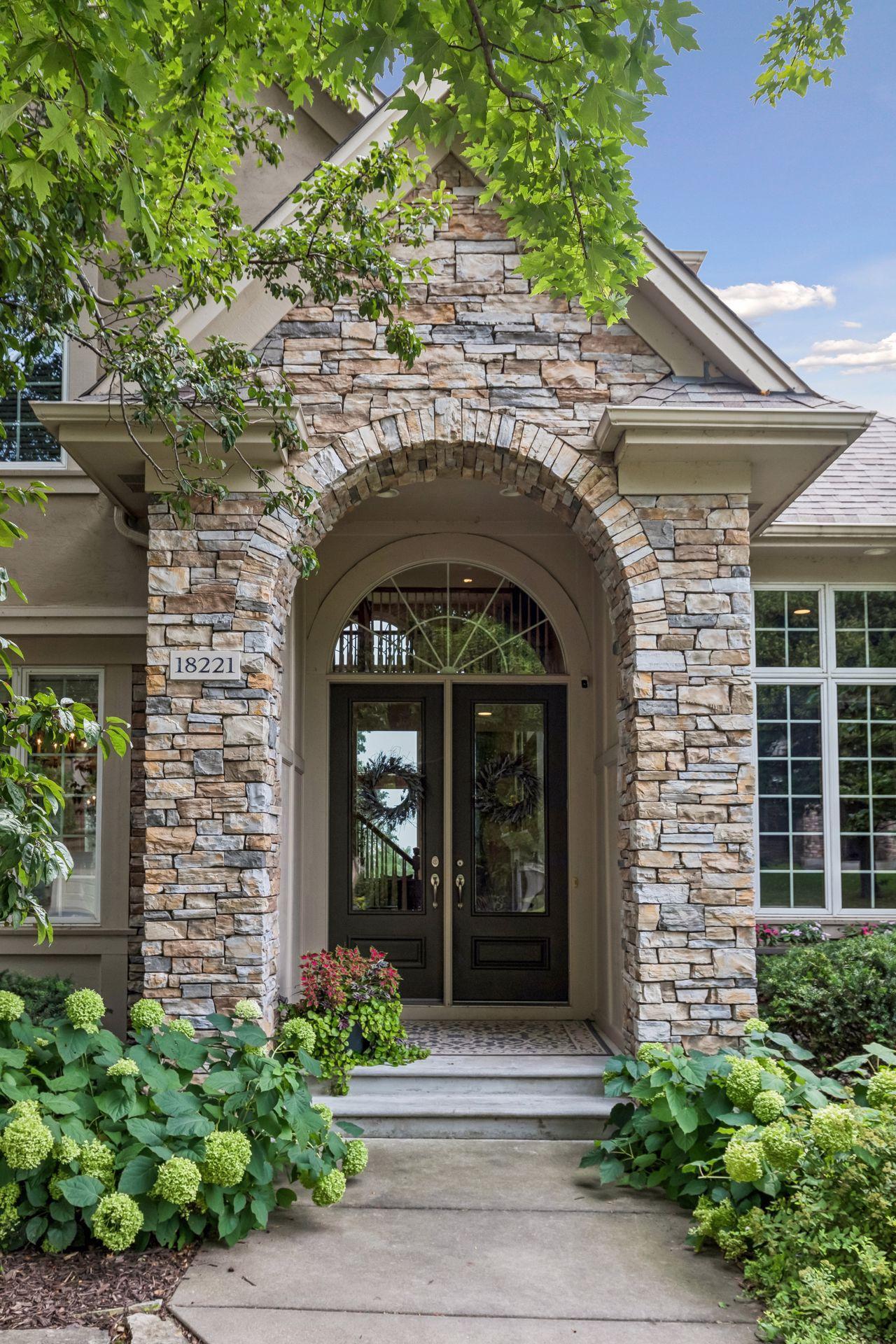 View of Residential at 18221 Overland Trail, Eden Prairie MN 55347, Eden Prairie (73 of 100) - Mike Wilen | Minnesota Team Real Estate