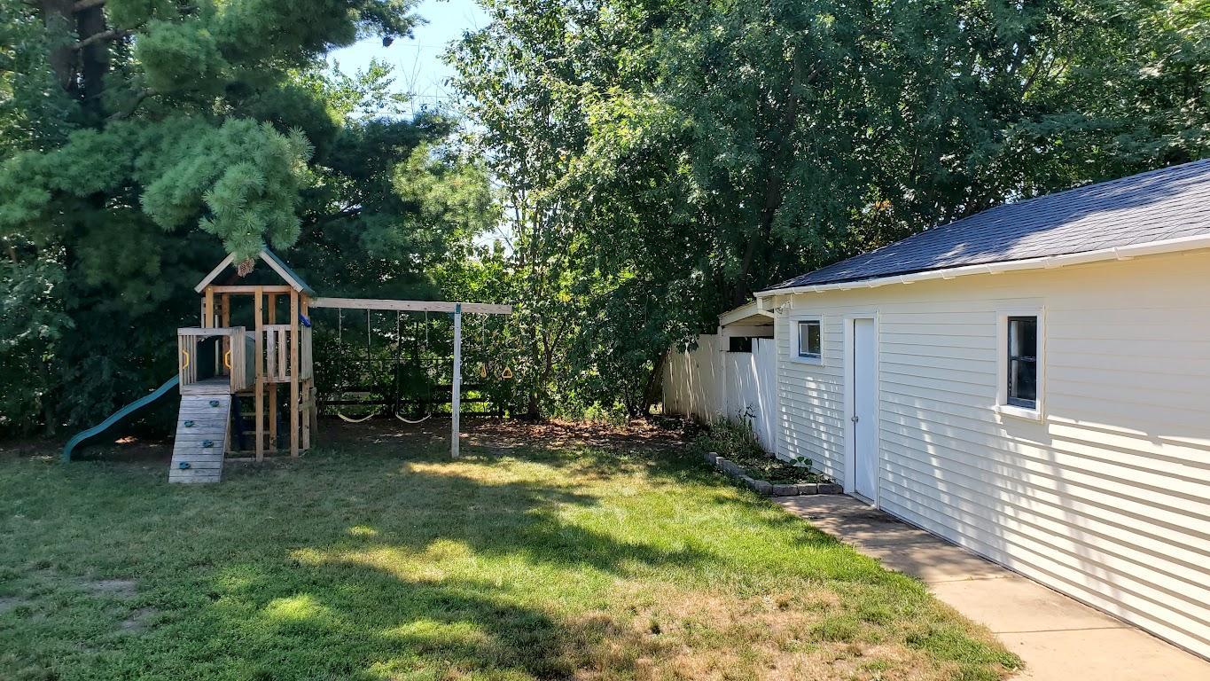View of Residential at 1696 Conway Street, Saint Paul MN 55106, Saint Paul (23 of 25) - Mike Wilen | Minnesota Team Real Estate