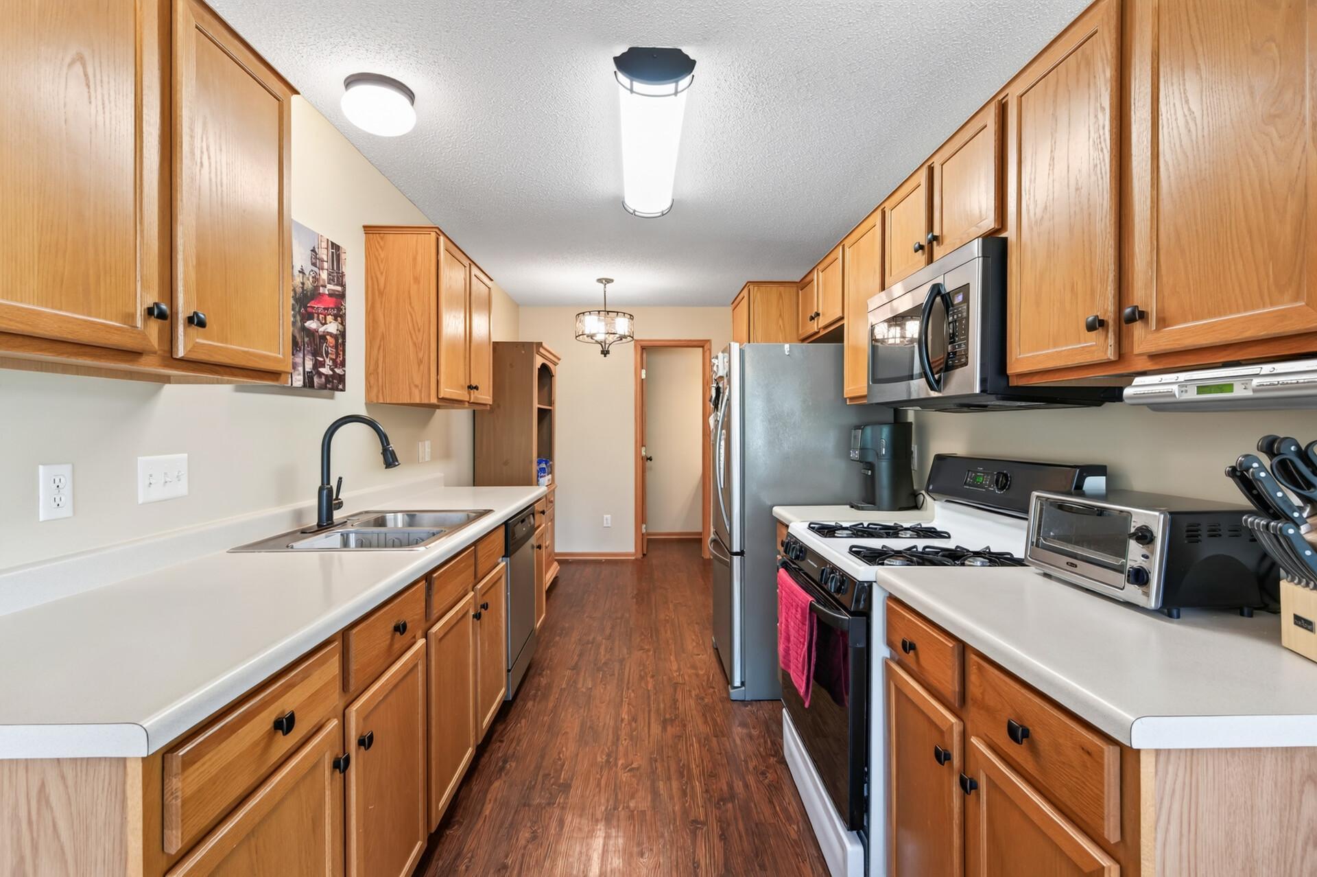 View of Residential at 6193 Courtly Road #E, Woodbury MN 55125, Woodbury (19 of 42) - Mike Wilen | Minnesota Team Real Estate