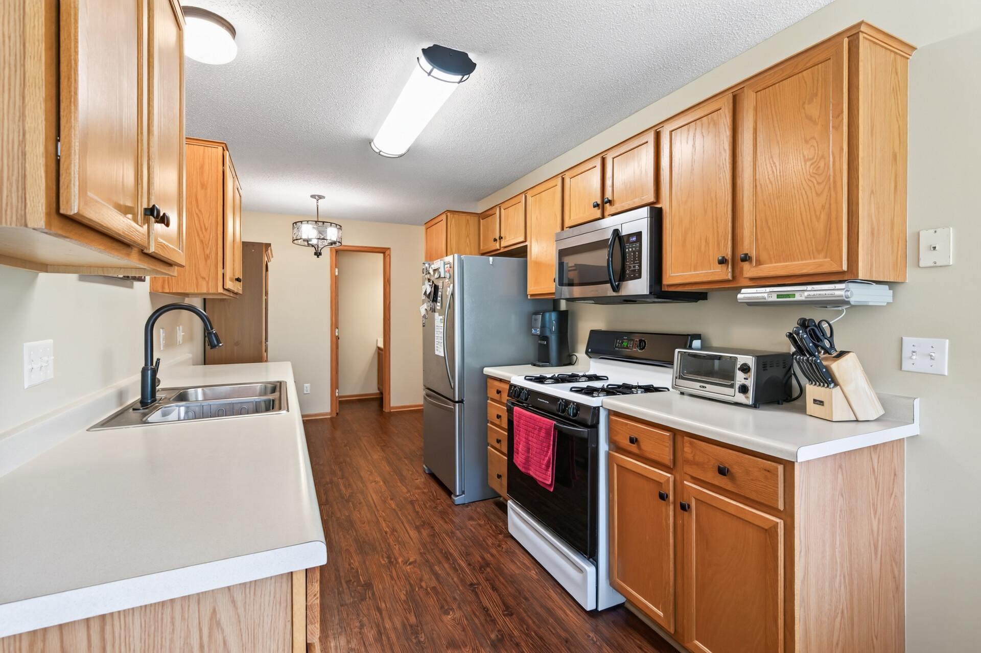 View of Residential at 6193 Courtly Road #E, Woodbury MN 55125, Woodbury (24 of 42) - Mike Wilen | Minnesota Team Real Estate