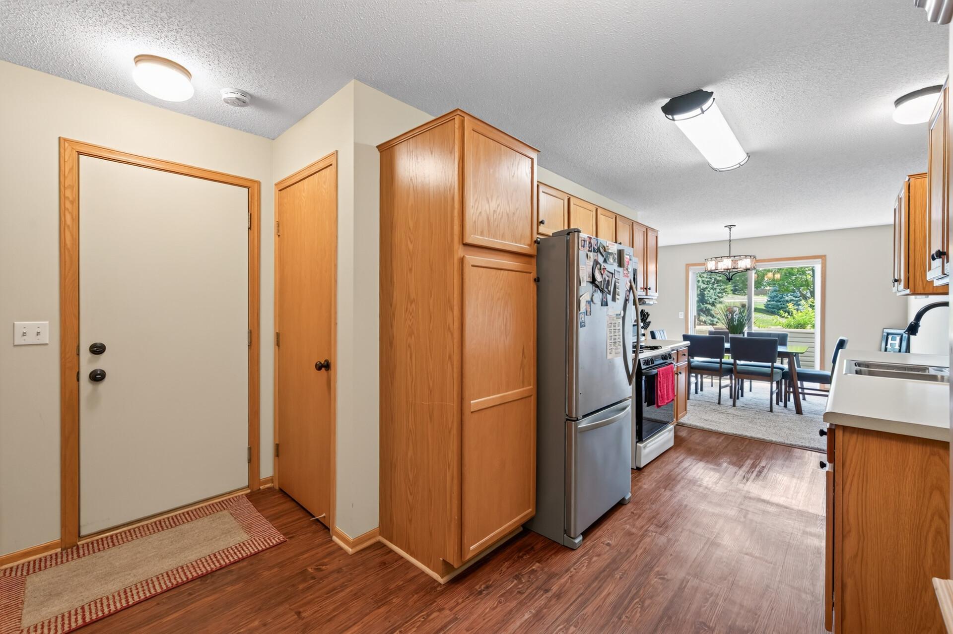 View of Residential at 6193 Courtly Road #E, Woodbury MN 55125, Woodbury (20 of 42) - Mike Wilen | Minnesota Team Real Estate