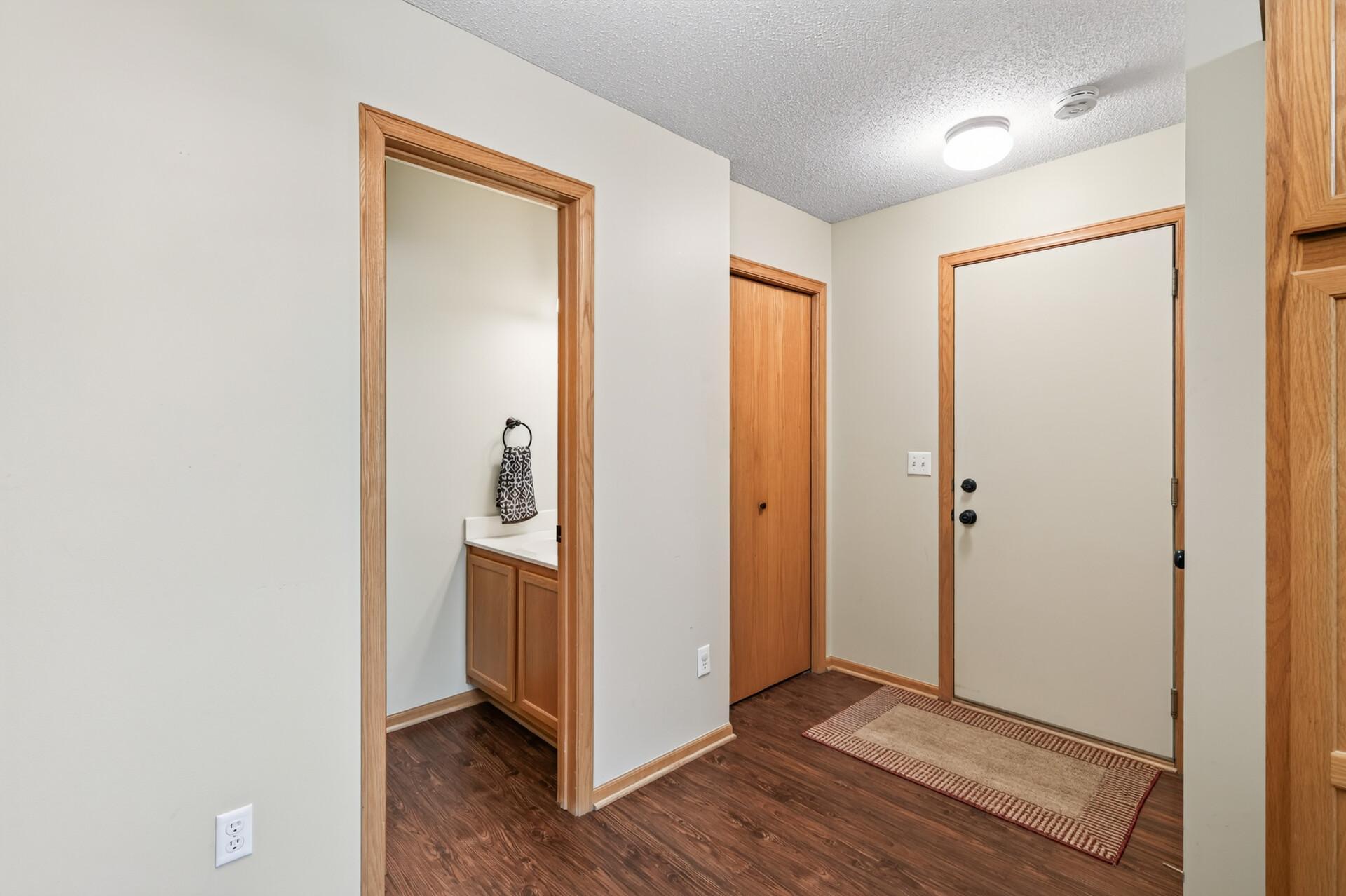 View of Residential at 6193 Courtly Road #E, Woodbury MN 55125, Woodbury (25 of 42) - Mike Wilen | Minnesota Team Real Estate