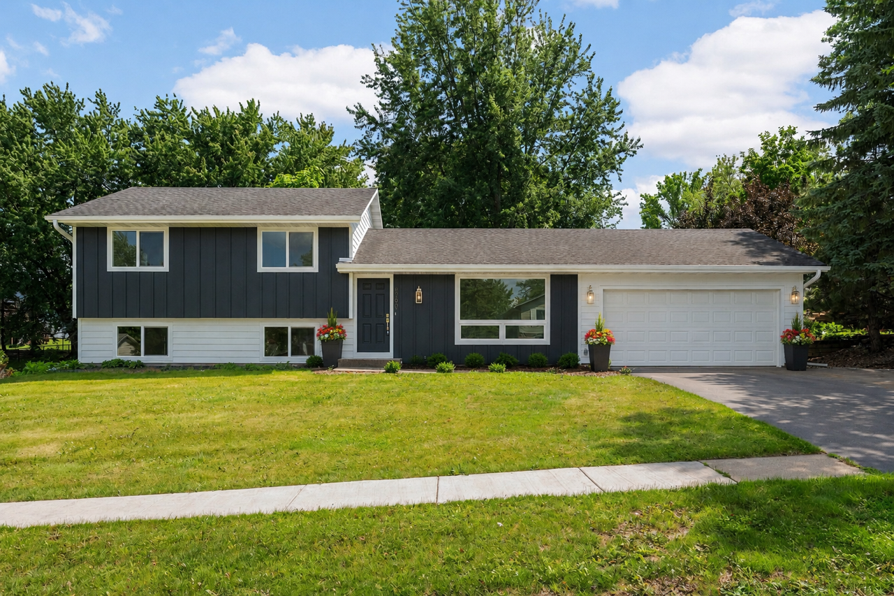 View of Residential at 8090 159th Street, Apple Valley MN 55124, Apple Valley (28 of 38) - Mike Wilen | Minnesota Team Real Estate