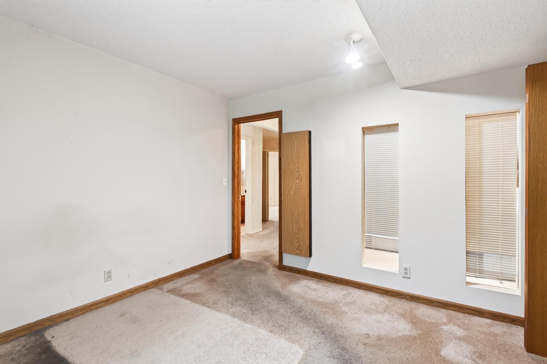 View of Residential at 15695 Sussex Drive, Minnetonka MN 55345, Minnetonka (25 of 30) - Mike Wilen | Minnesota Team Real Estate