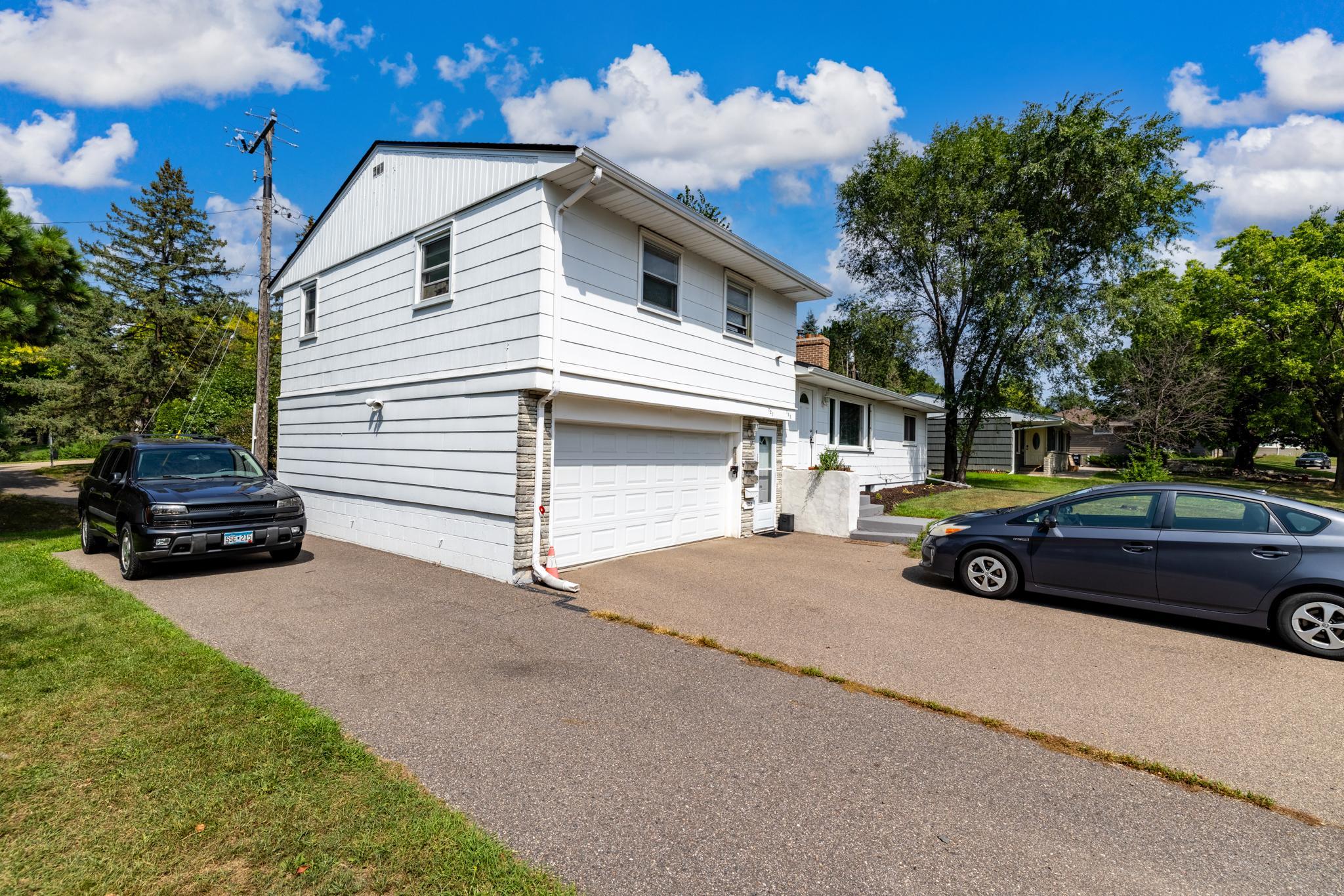 View of Residential Income at 725 Robinwood Lane, Hopkins MN 55305, Hopkins (4 of 20) - Mike Wilen | Minnesota Team Real Estate