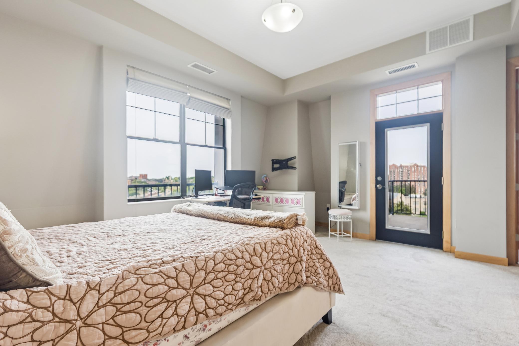 View of Residential at 317 Groveland Avenue #714, Minneapolis MN 55403, Minneapolis (17 of 34) - Mike Wilen | Minnesota Team Real Estate