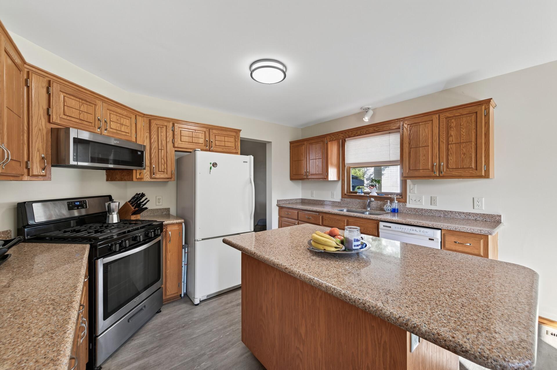 View of Residential at 3569 Gershwin Avenue N, Oakdale MN 55128, Oakdale (9 of 33) - Mike Wilen | Minnesota Team Real Estate