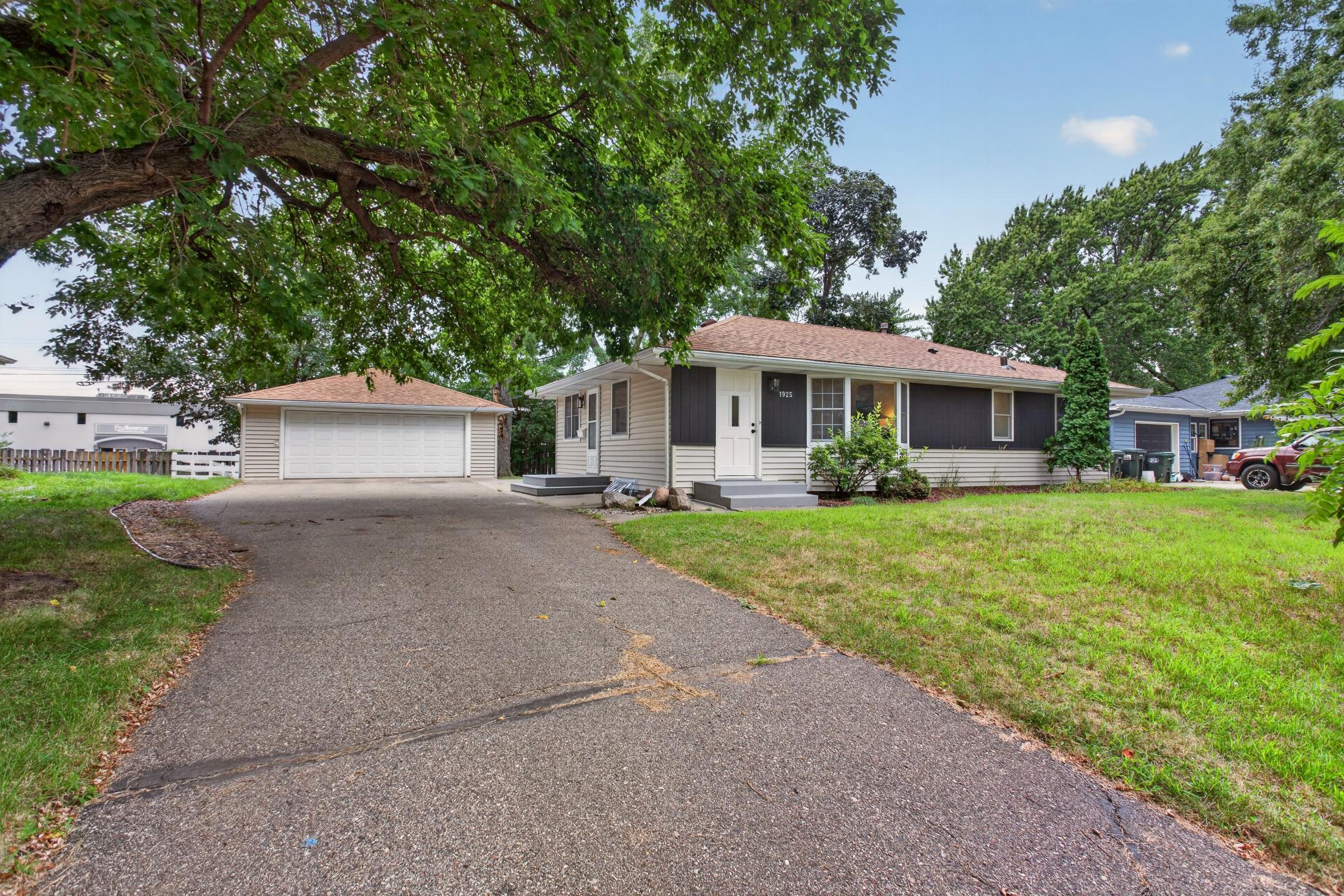 View of Residential at 1925 92nd Street, Bloomington MN 55431, Bloomington (18 of 22) - Mike Wilen | Minnesota Team Real Estate