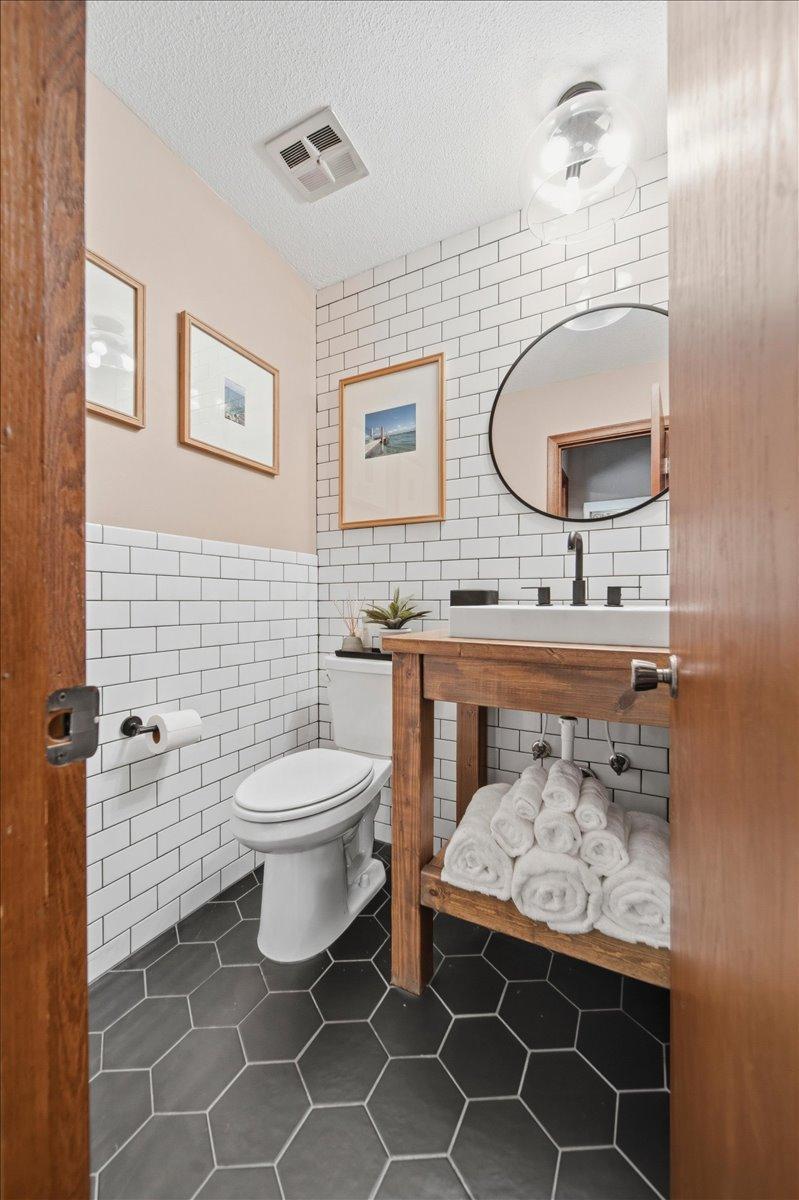 View of Residential at 2026 Louisiana Avenue, Saint Louis Park MN 55426, Saint Louis Park (21 of 41) - Mike Wilen | Minnesota Team Real Estate