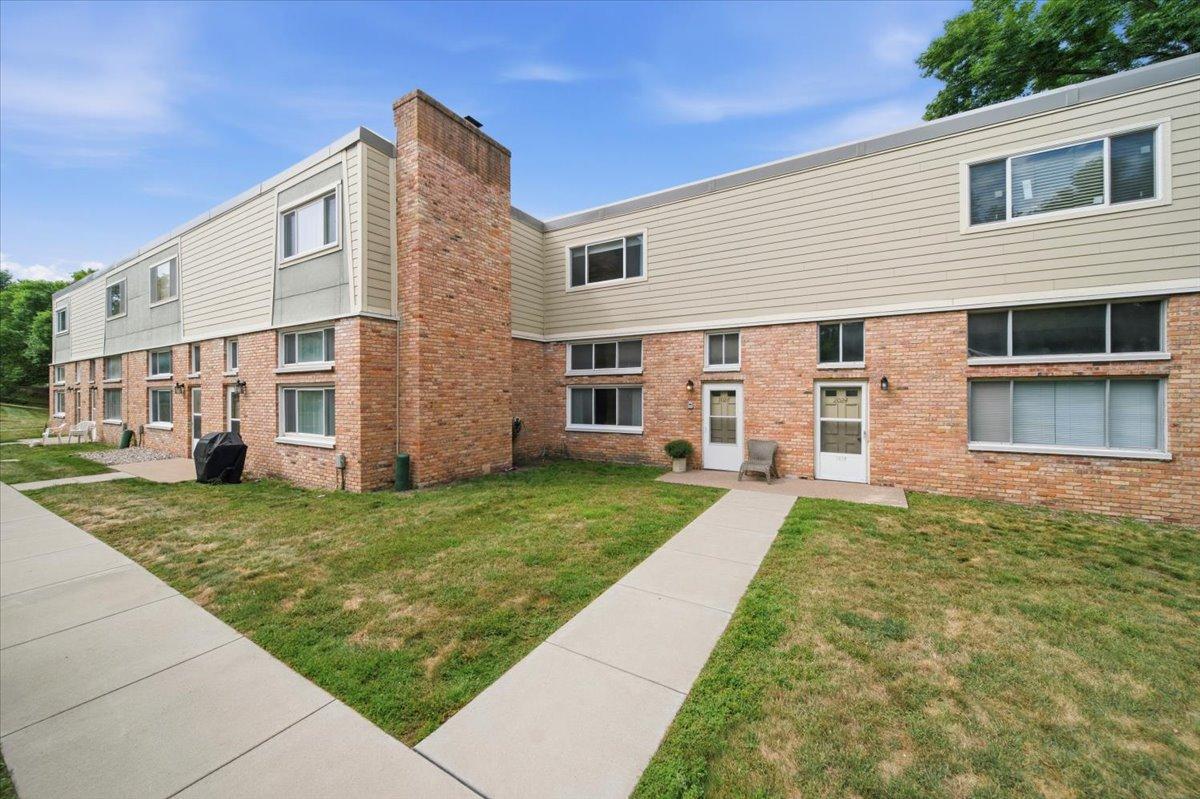 View of Residential at 2026 Louisiana Avenue, Saint Louis Park MN 55426, Saint Louis Park - Mike Wilen | Minnesota Team Real Estate