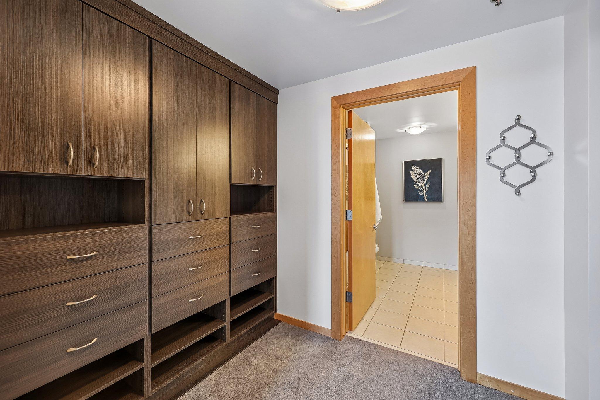 View of Residential at 401 2nd Street #511, Minneapolis MN 55401, Minneapolis (26 of 53) - Mike Wilen | Minnesota Team Real Estate