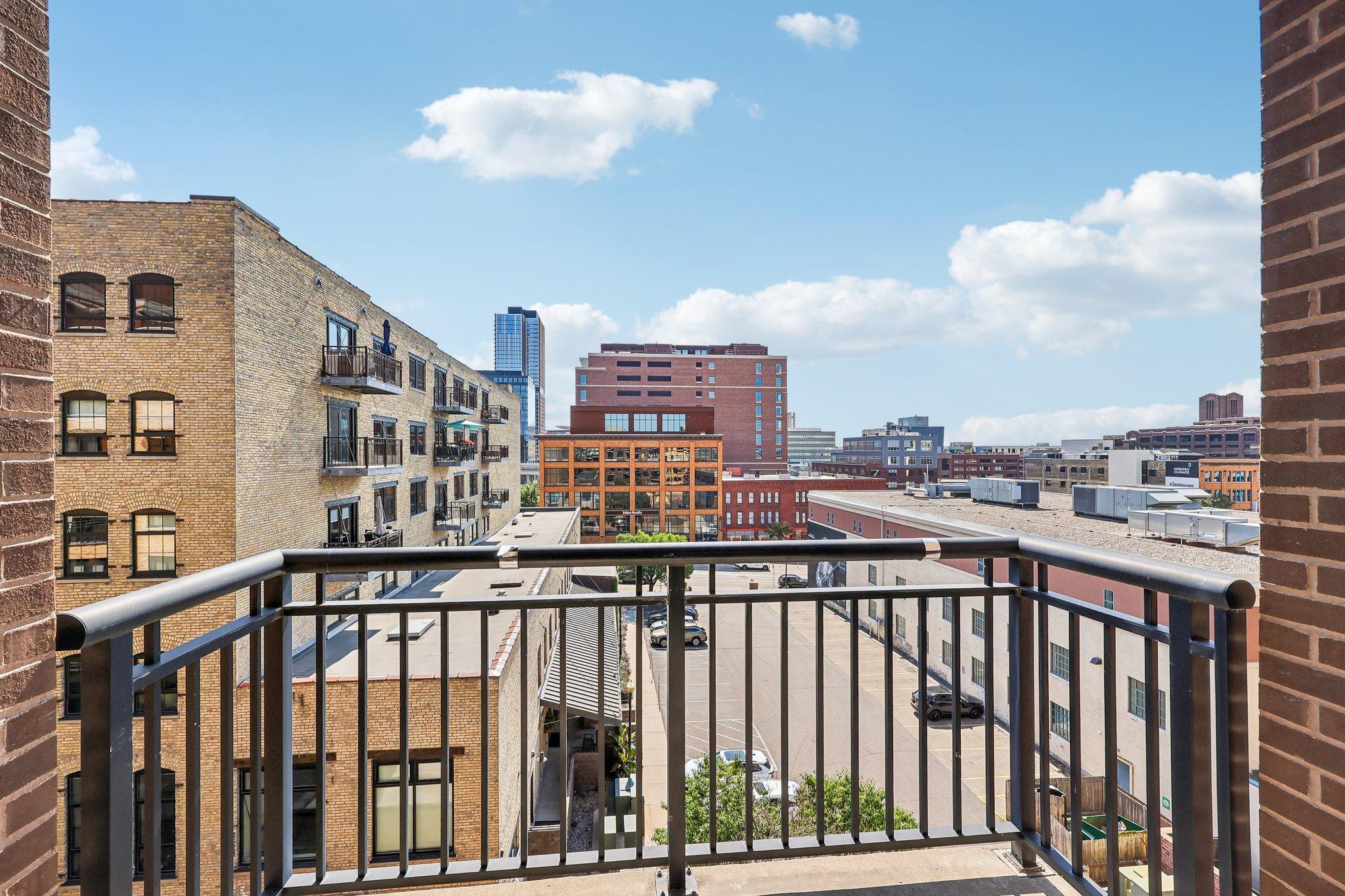 View of Residential at 401 2nd Street #511, Minneapolis MN 55401, Minneapolis (22 of 53) - Mike Wilen | Minnesota Team Real Estate